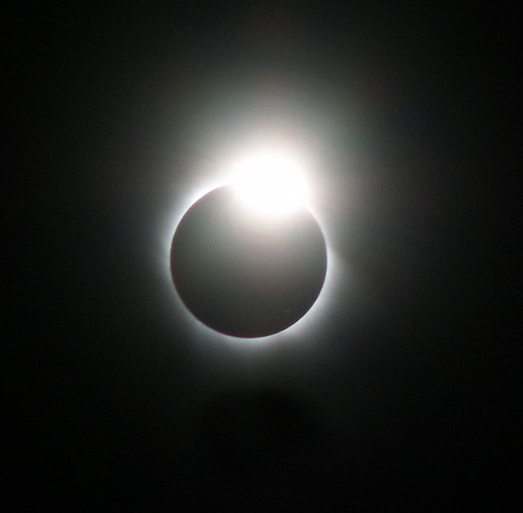 KONICA MINOLTA DiMAGE Z3 sample photo. Diamond ring photography