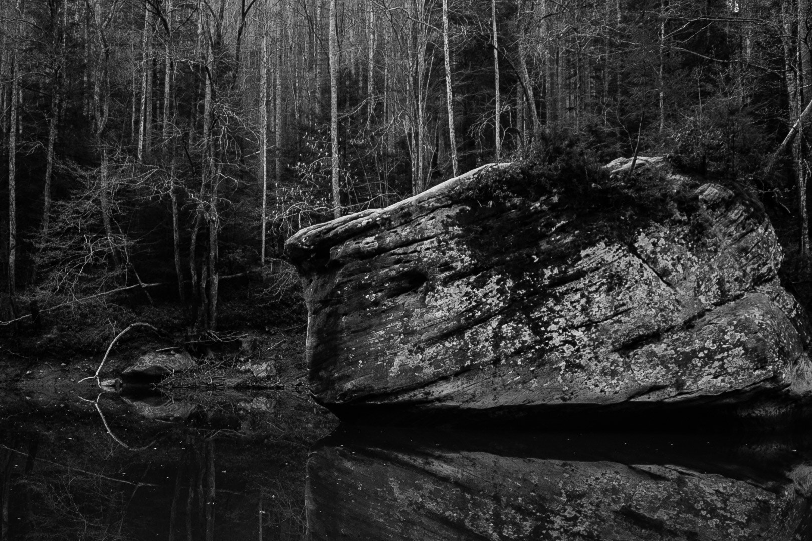 Sigma 28-200mm F3.5-5.6 Compact Aspherical Hyperzoom Macro sample photo. Boulder on the red river  photography