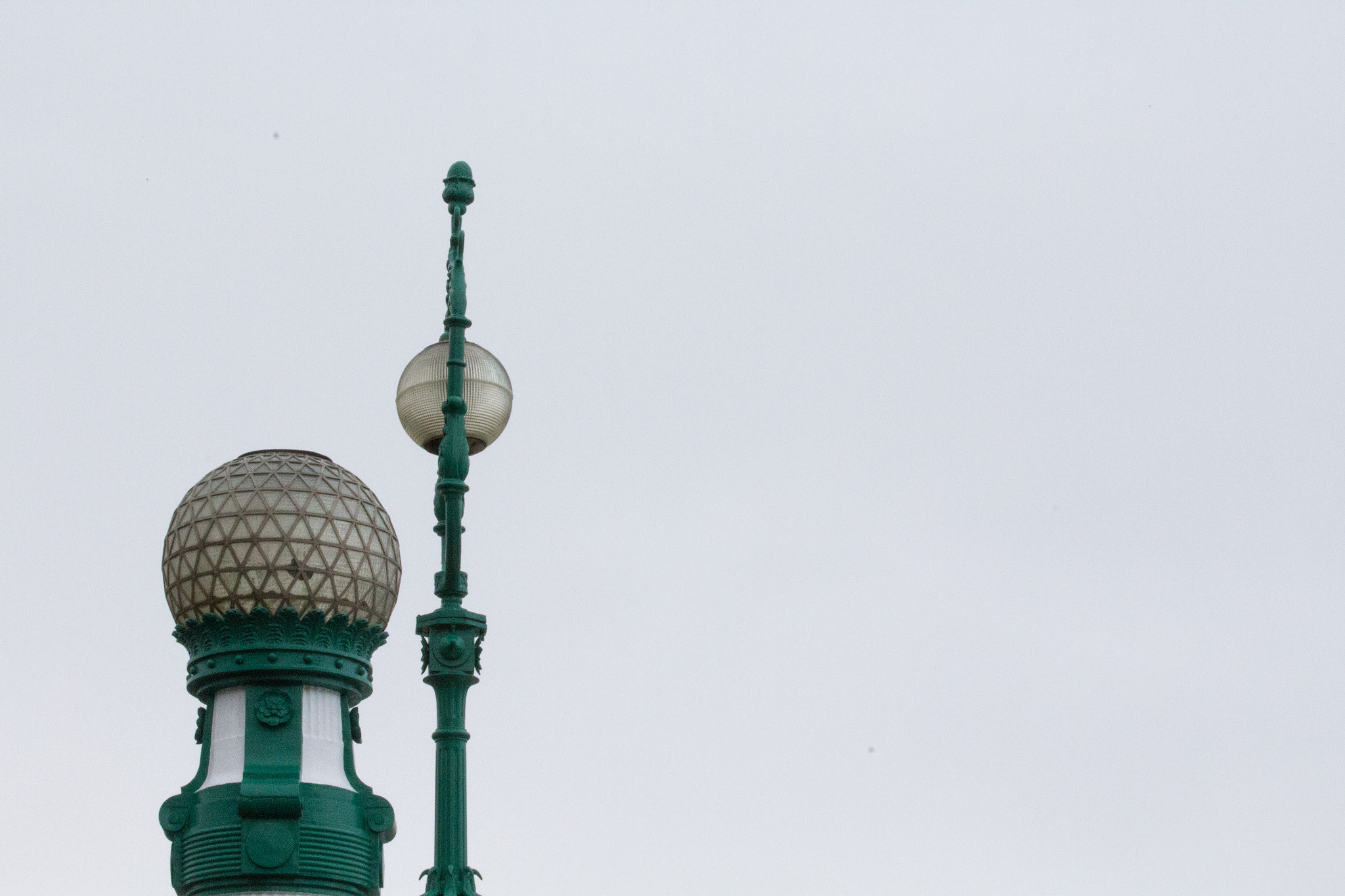 Canon EF 70-300mm F4-5.6 IS USM sample photo. Street lamps photography