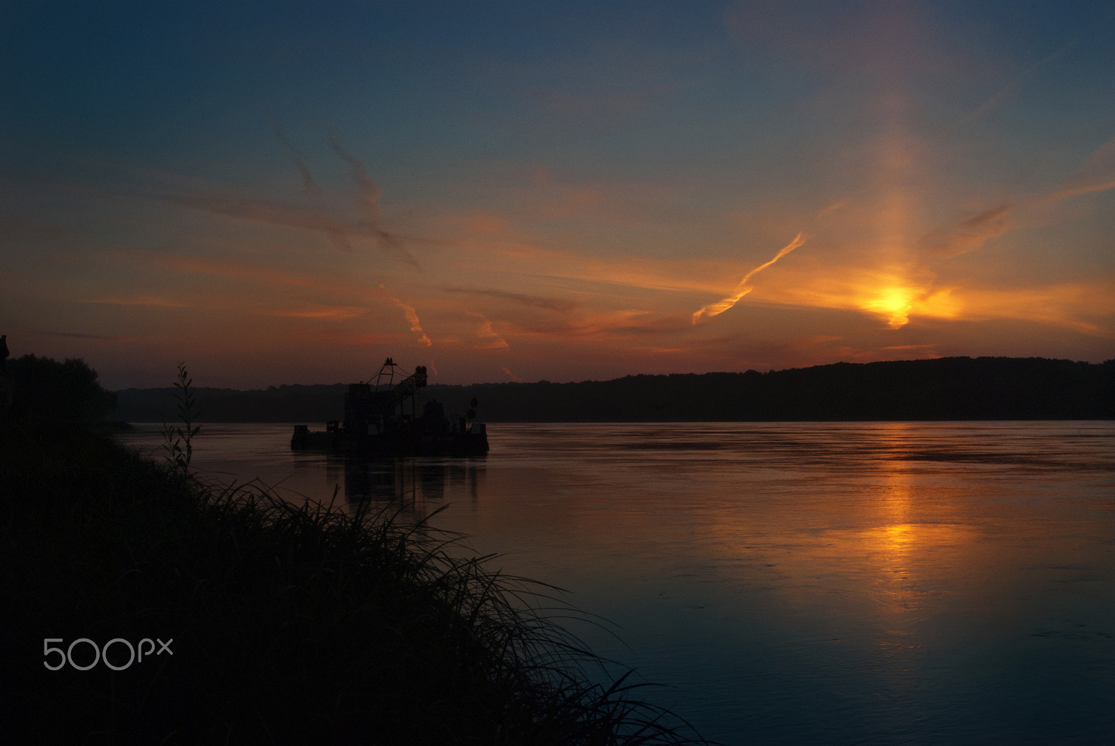AF Zoom-Nikkor 28-80mm f/3.5-5.6D sample photo. Vistula river photography