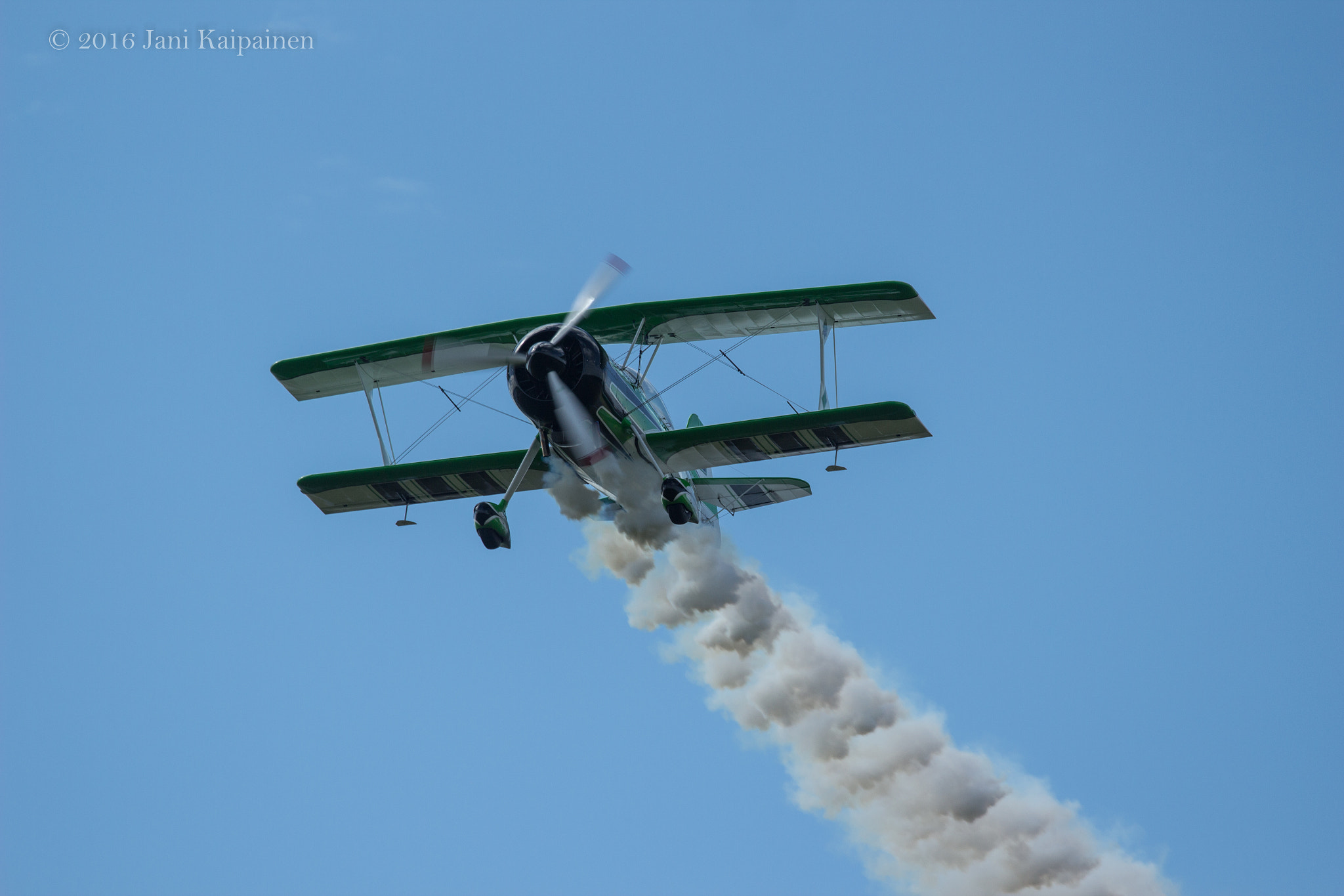 Canon EOS 600D (Rebel EOS T3i / EOS Kiss X5) + Canon EF 70-200mm F4L IS USM sample photo. Deploying smoke photography