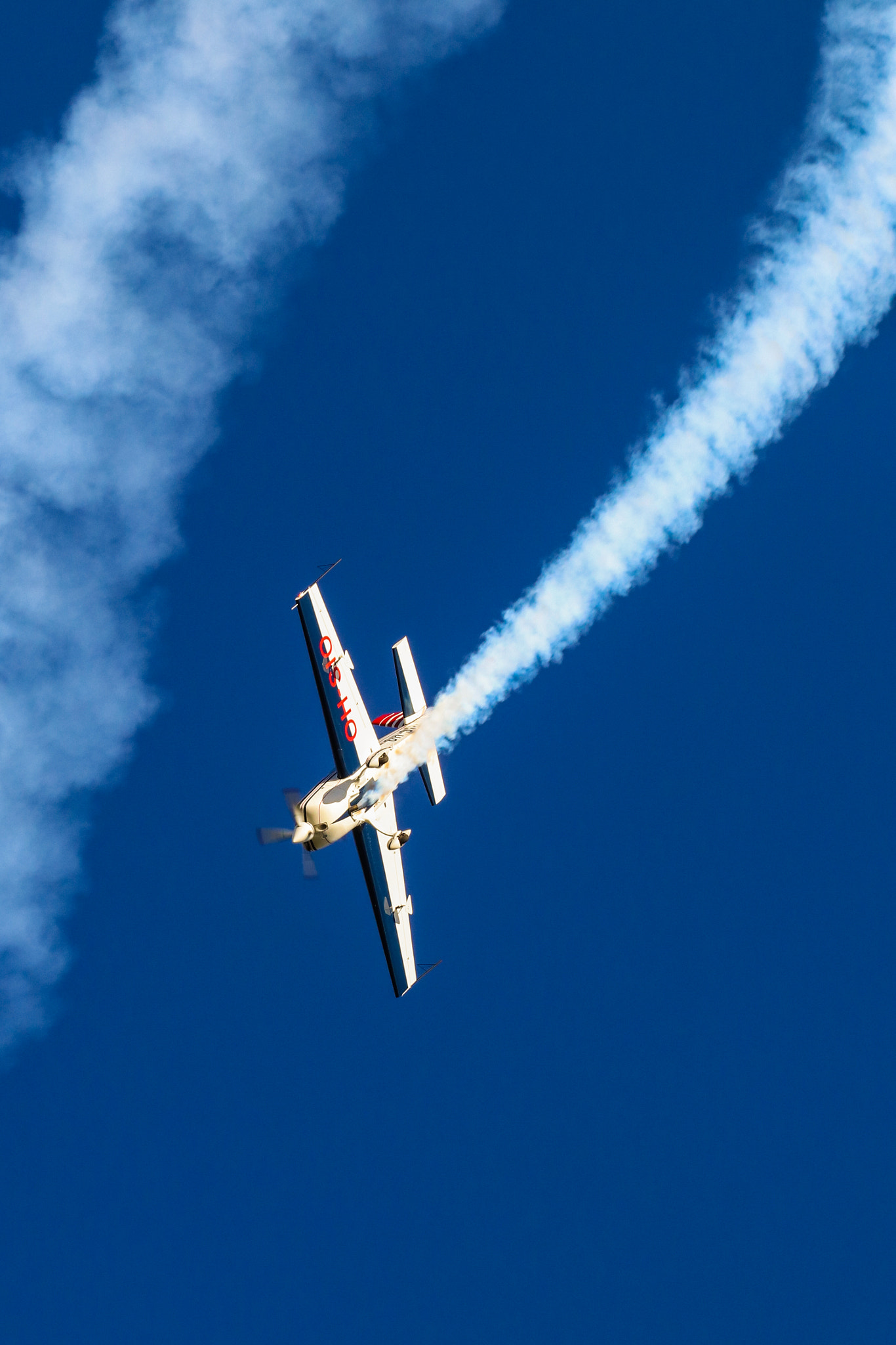Canon EOS 80D + Canon EF 70-200mm F4L USM sample photo. Smoke on air photography