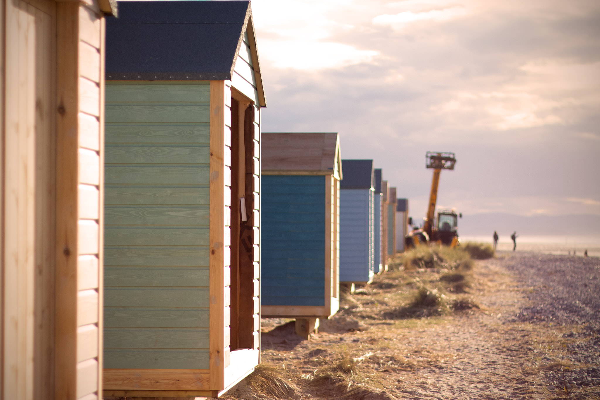 Canon EOS M2 + Canon EF 50mm F1.8 II sample photo. Beach huts photography