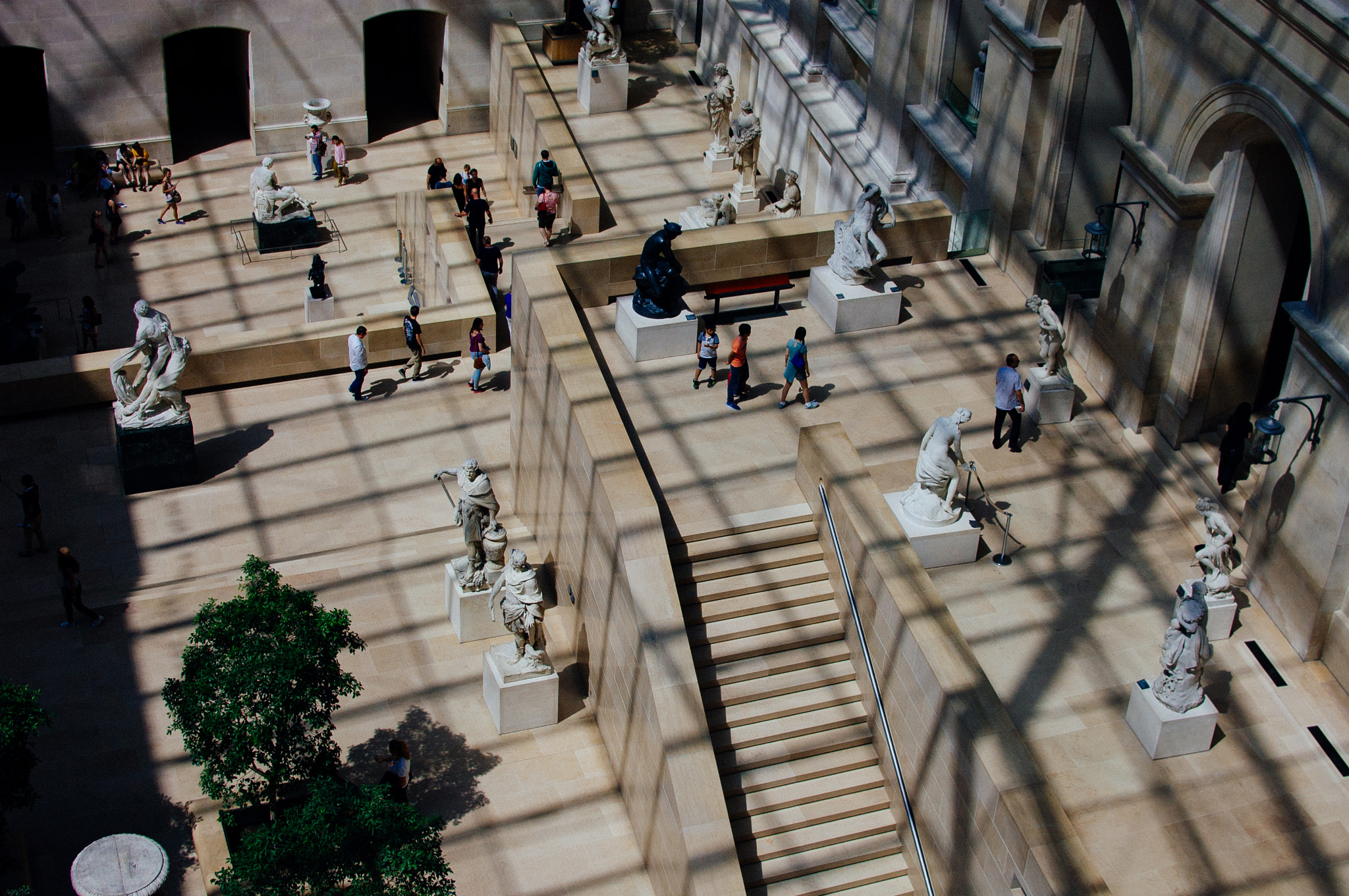 Nikon D40 + Nikon AF-S DX Nikkor 35mm F1.8G sample photo. Le louvre photography