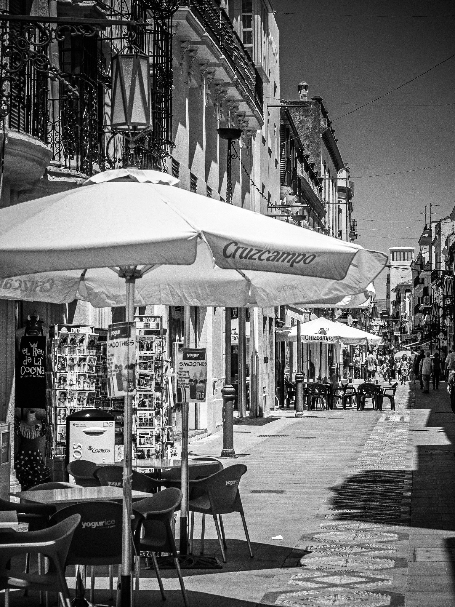 Olympus OM-D E-M1 sample photo. Street scene in ronda photography