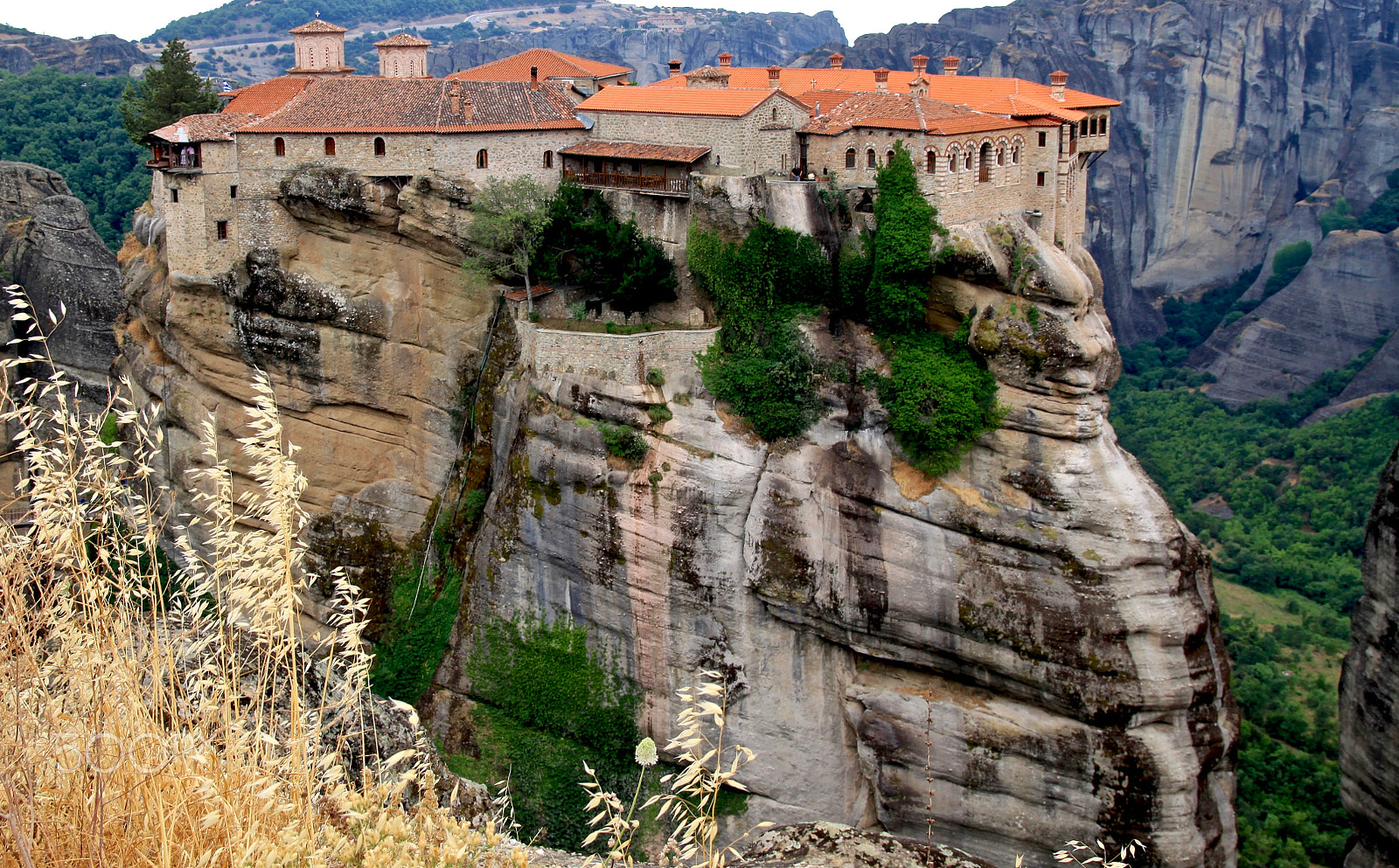 Canon EOS 500D (EOS Rebel T1i / EOS Kiss X3) sample photo. Meteora - where heaven and earth meet photography