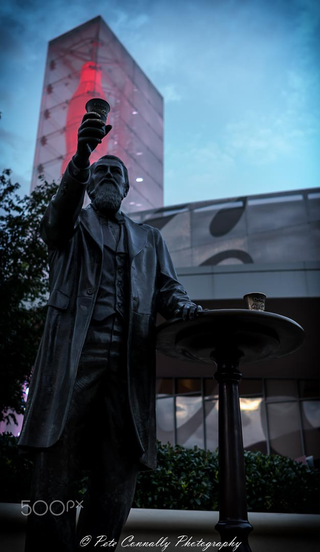 ZEISS Batis 25mm F2 sample photo. Founder toast photography