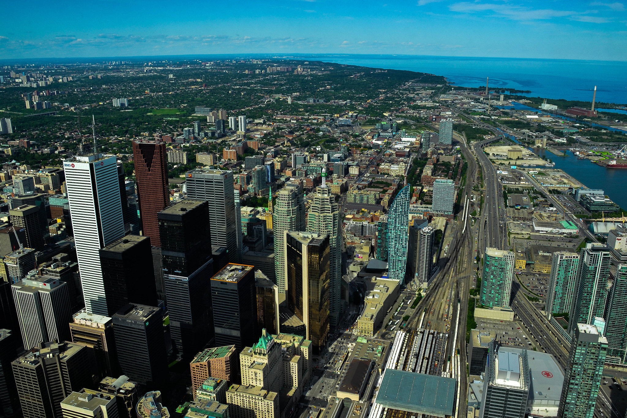 Nikon D3100 + Nikon AF-S DX Nikkor 18-135mm F3.5-5.6G ED-IF sample photo. Views from the cn tower photography