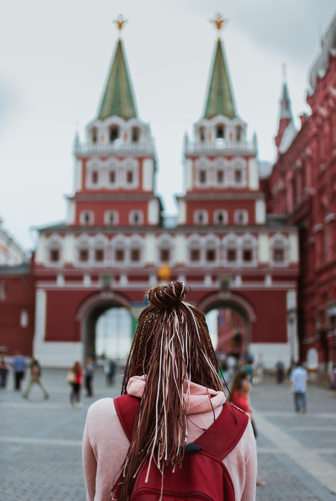 Traveler on the red square by Vladimir Noskov on 500px.com