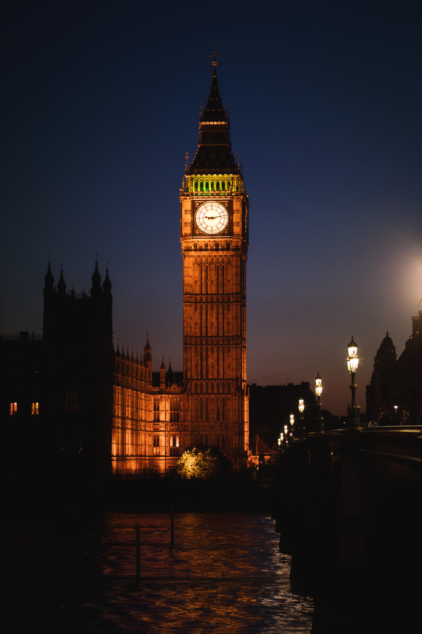 Canon EOS 5DS + Canon EF 85mm F1.8 USM sample photo. Big ben after dark photography