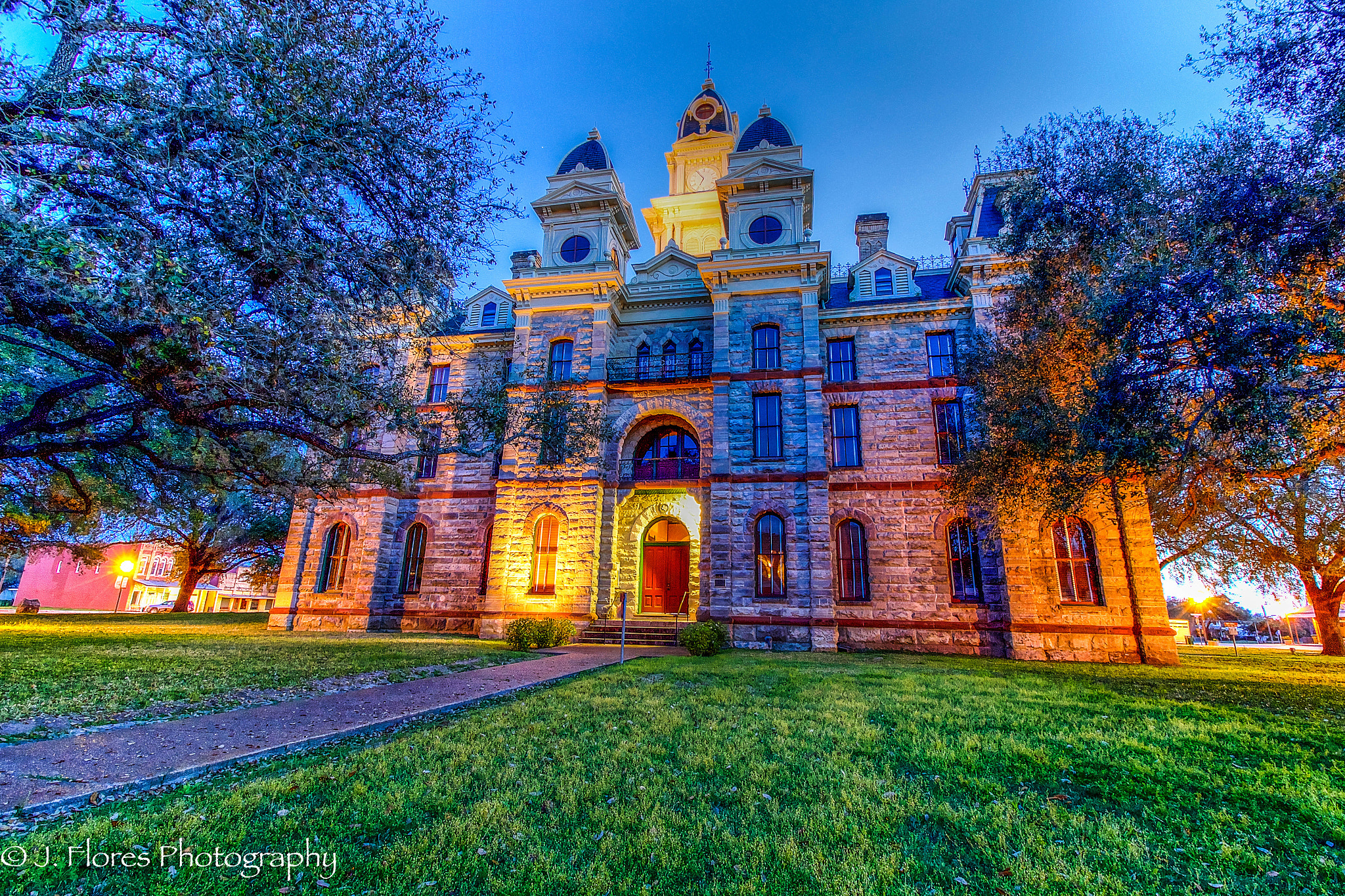 Canon EF-S 10-18mm F4.5–5.6 IS STM sample photo. Goliad courthouse photography