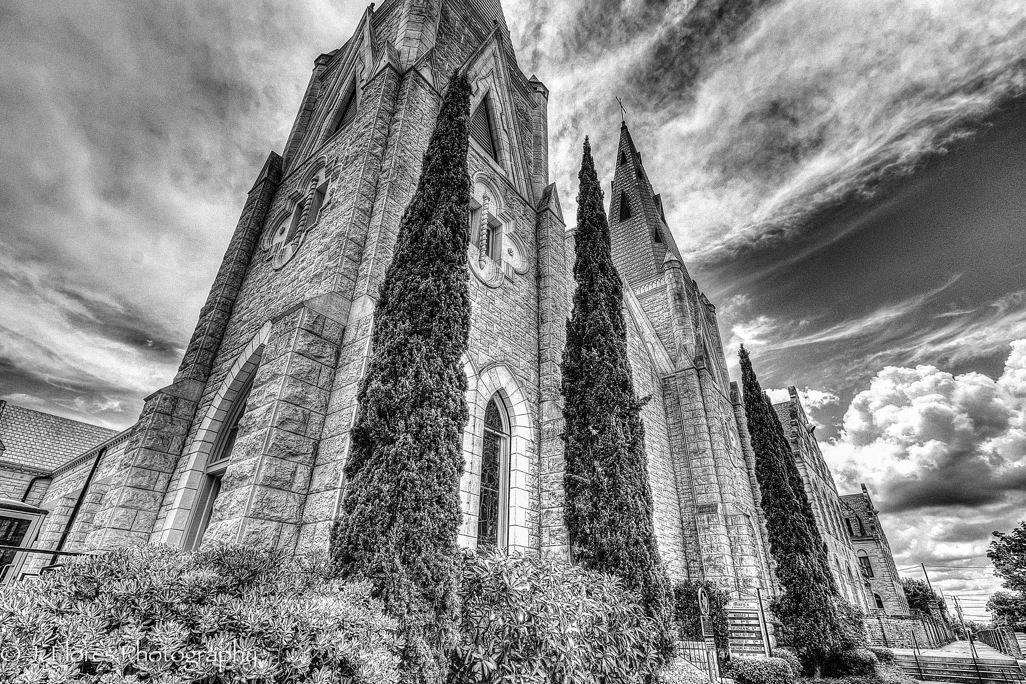 Canon EOS 7D Mark II + Canon EF-S 10-18mm F4.5–5.6 IS STM sample photo. St mary's front facade photography