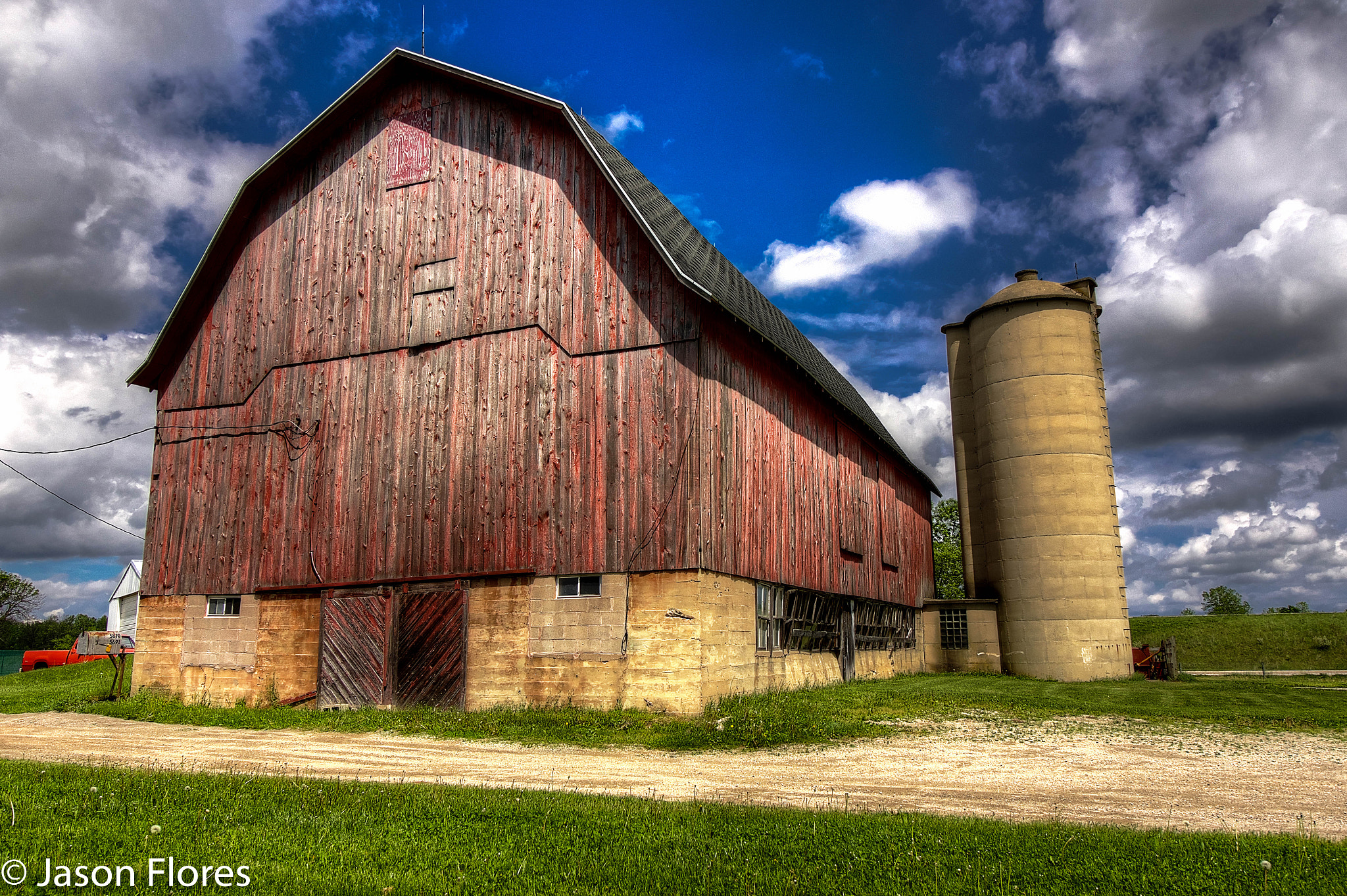Canon EF-S 10-18mm F4.5–5.6 IS STM sample photo. Barn photography