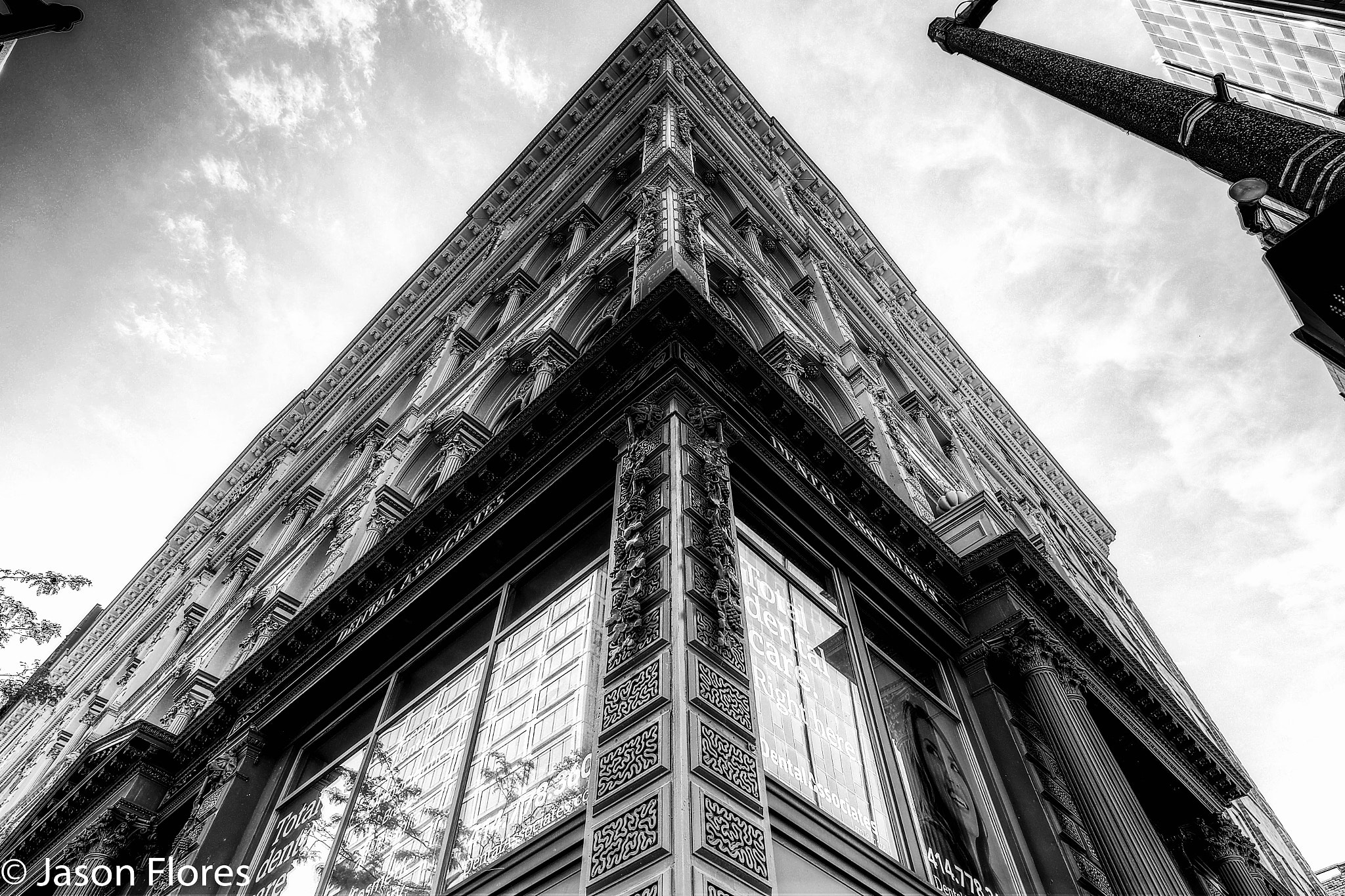 Canon EOS 7D Mark II + Canon EF-S 10-18mm F4.5–5.6 IS STM sample photo. Downtown milwaukeeb&w photography