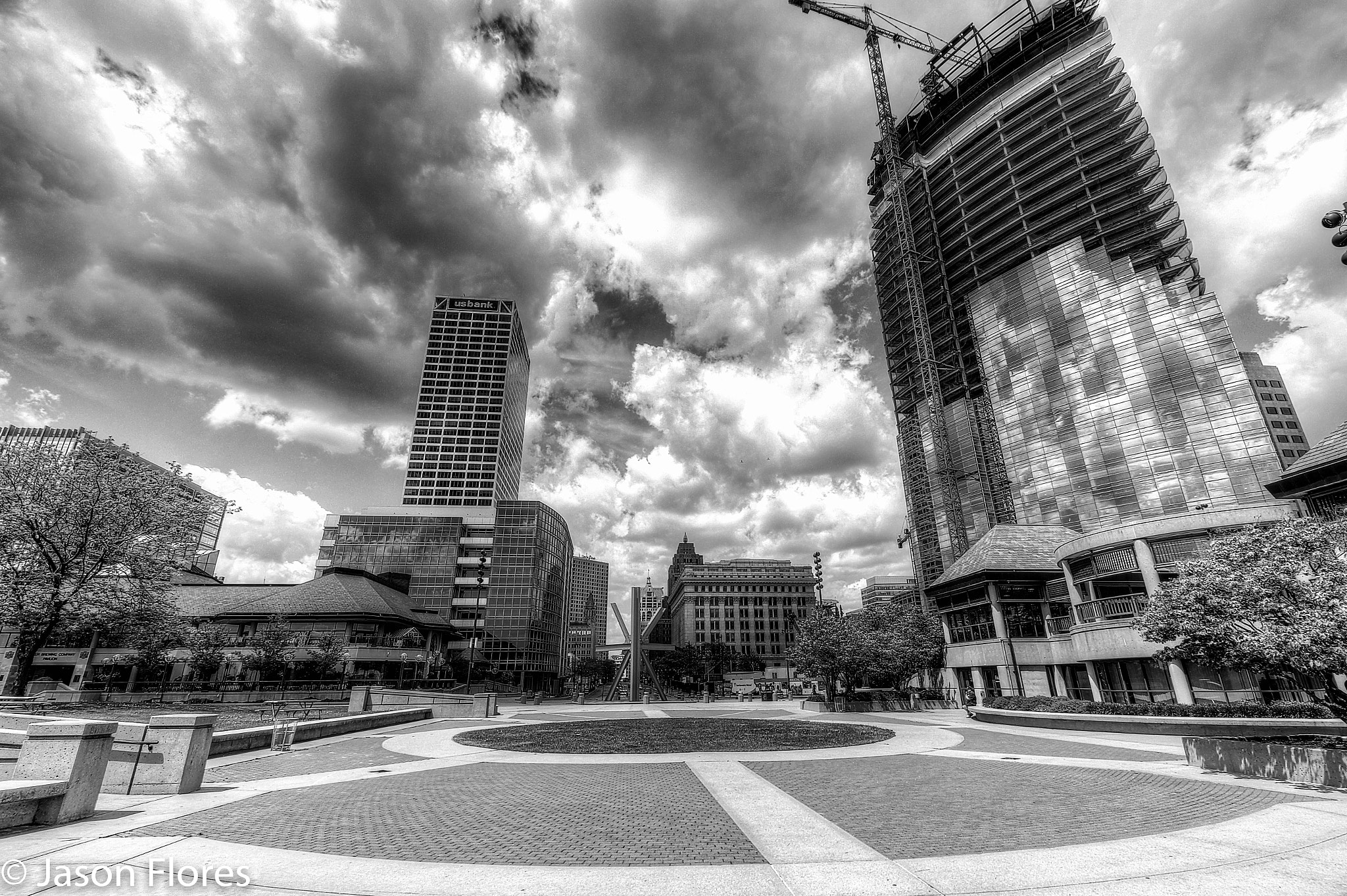 Canon EF-S 10-18mm F4.5–5.6 IS STM sample photo. Downtown milwaukeeb&w photography