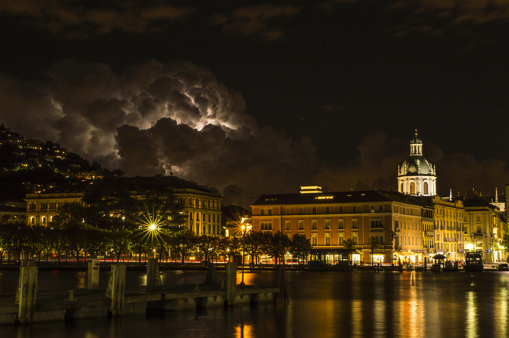 Tamron SP 24-70mm F2.8 Di VC USD sample photo. Night rainstorm - como by night photography