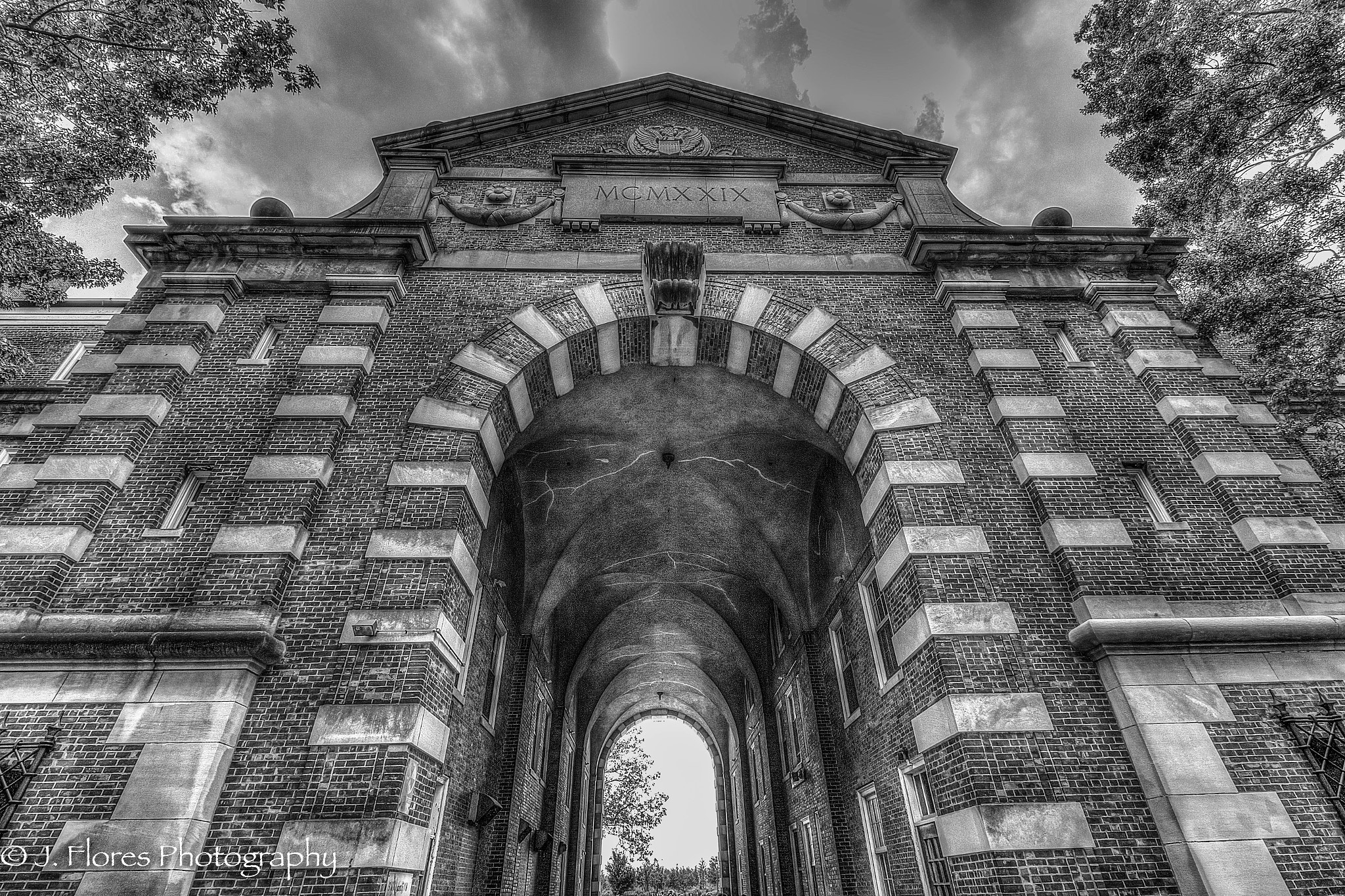 Canon EOS 7D Mark II + Canon EF-S 10-18mm F4.5–5.6 IS STM sample photo. Army barracks governor's island photography