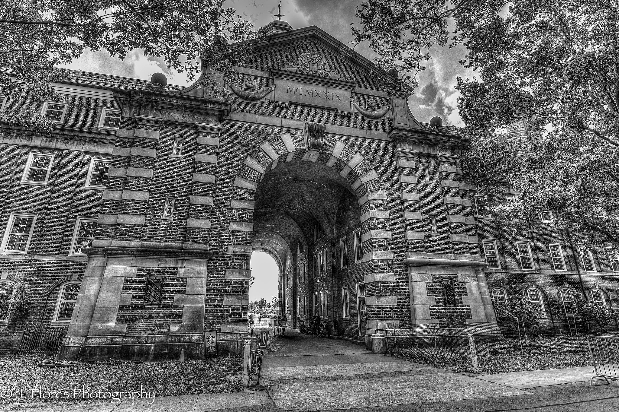 Canon EF-S 10-18mm F4.5–5.6 IS STM sample photo. Army barracks governor's island photography