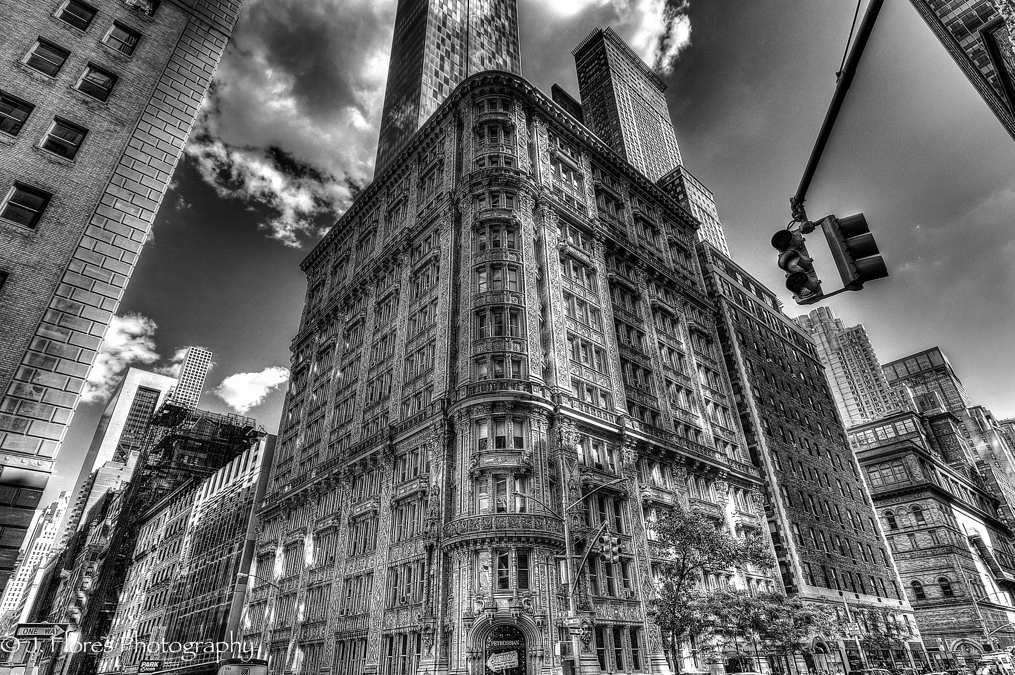 Canon EOS 7D Mark II + Canon EF-S 10-18mm F4.5–5.6 IS STM sample photo. Building in nyc hdr photography