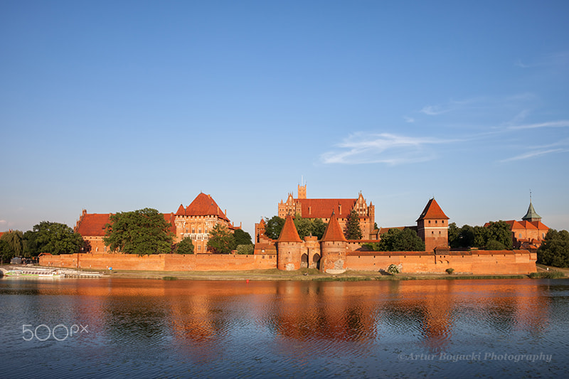 Canon EF 24mm F2.8 IS USM sample photo. Malbork castle photography