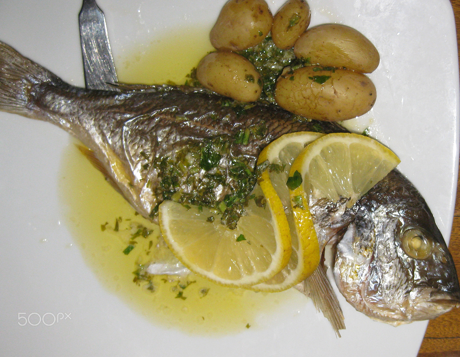 Canon PowerShot SD770 IS (Digital IXUS 85 IS / IXY Digital 25 IS) sample photo. Fish with lemon & potato photography