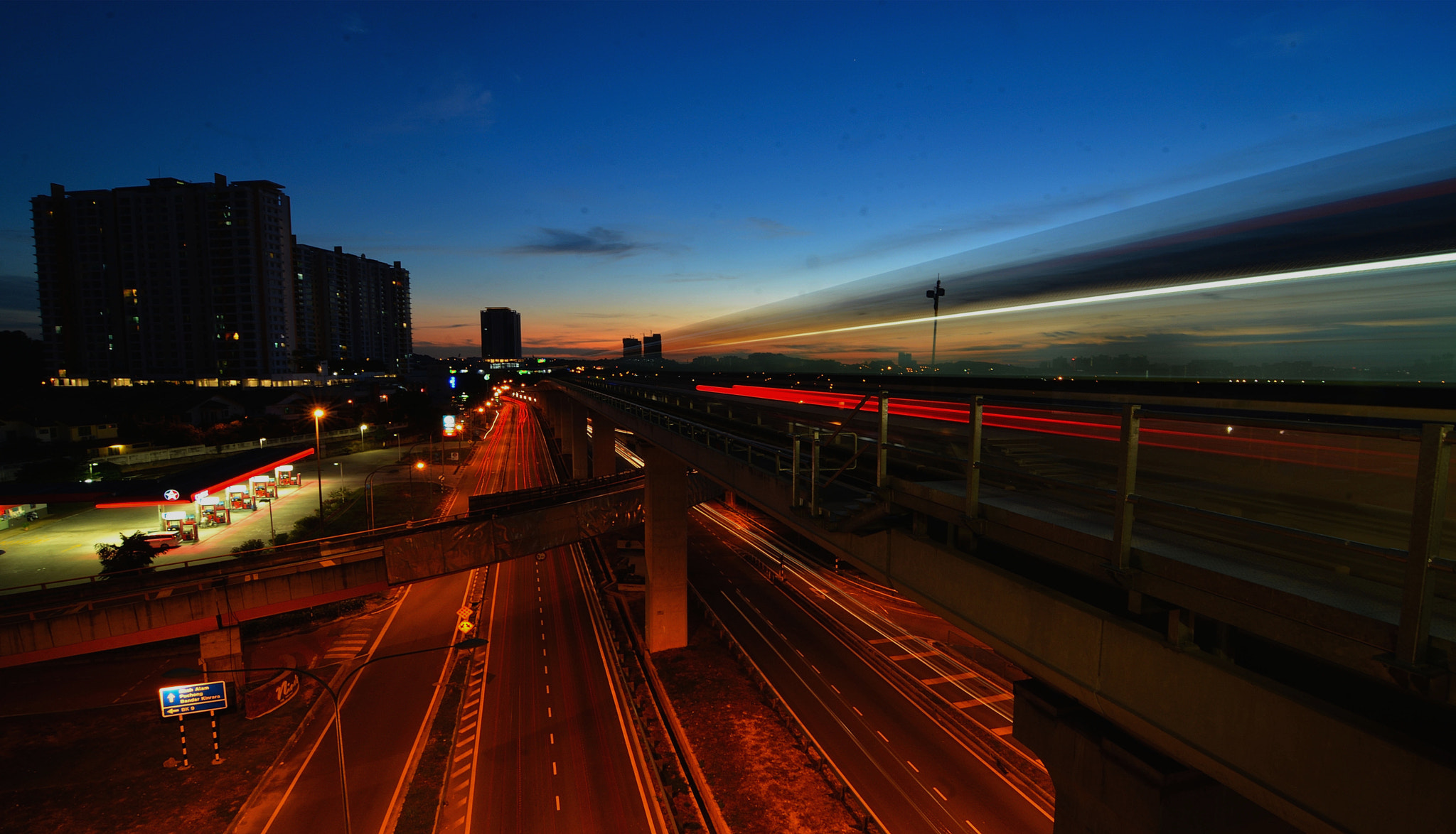 AF Zoom-Nikkor 24-120mm f/3.5-5.6D IF sample photo. Evening light photography
