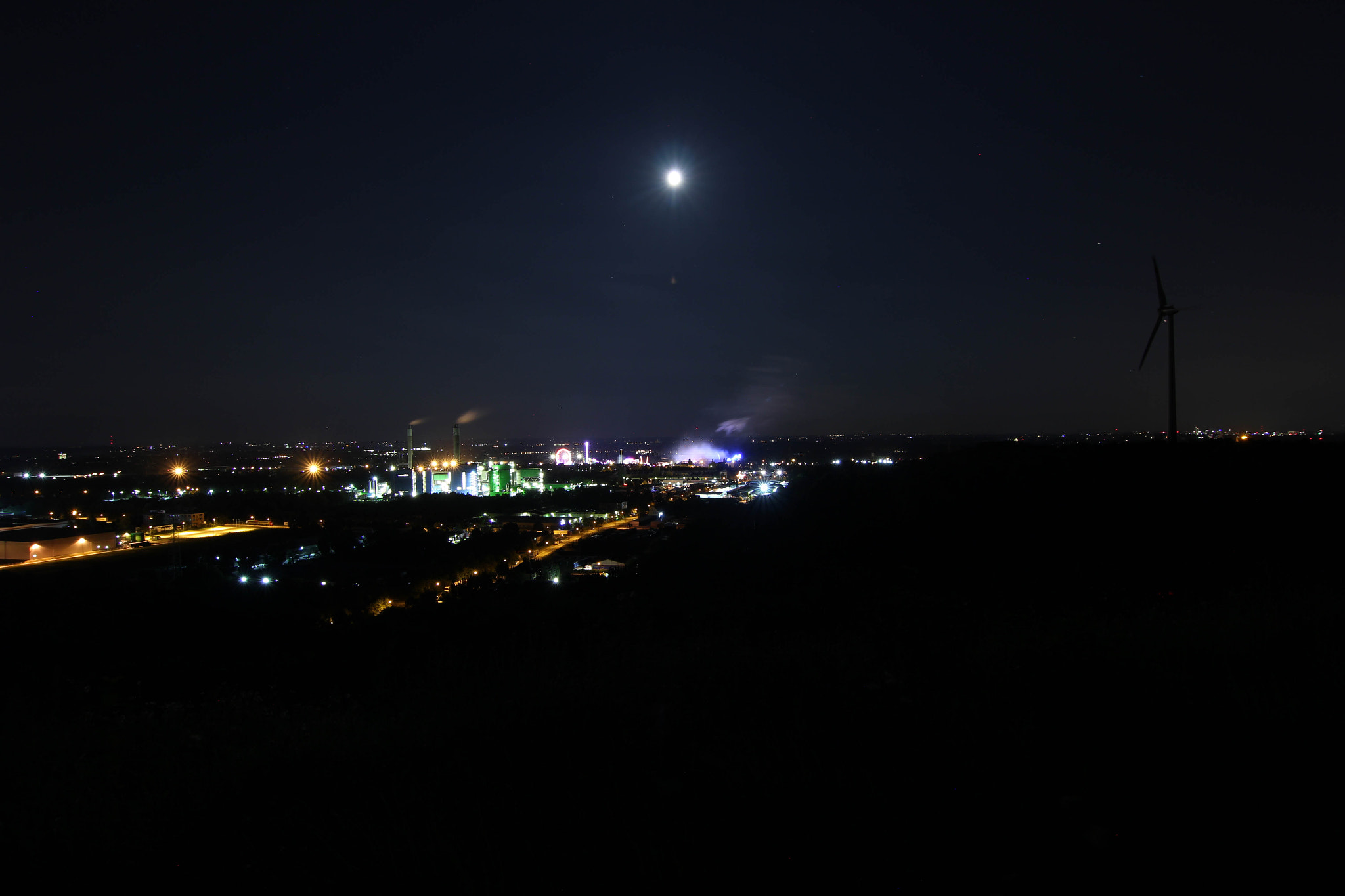 Tokina AT-X Pro 12-24mm F4 (IF) DX sample photo. Night, factory and the funfair photography