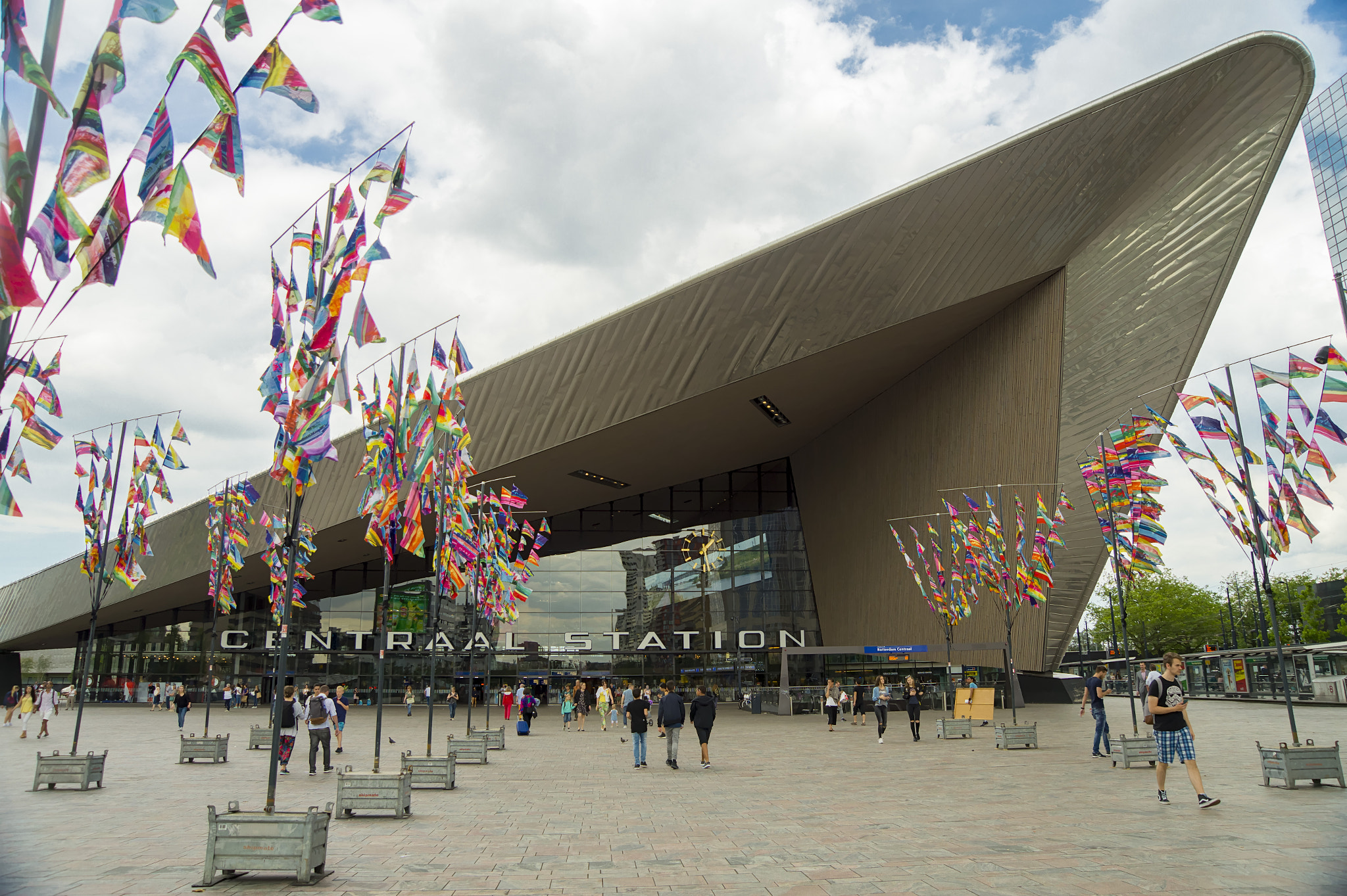 Sony SLT-A58 sample photo. Rotterdam centraal station photography