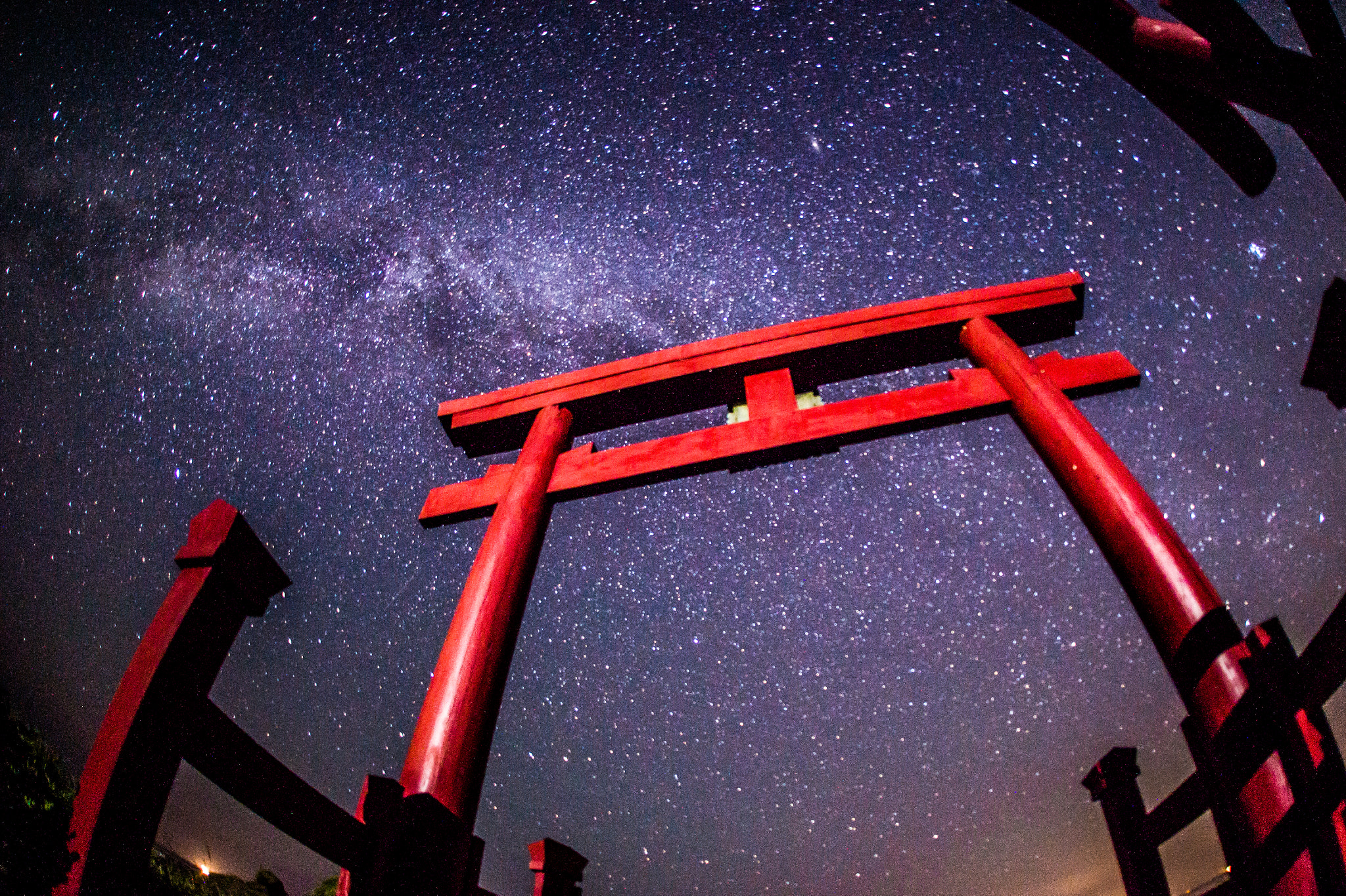 Nikon Df + Sigma 15mm F2.8 EX DG Diagonal Fisheye sample photo. Red and star photography
