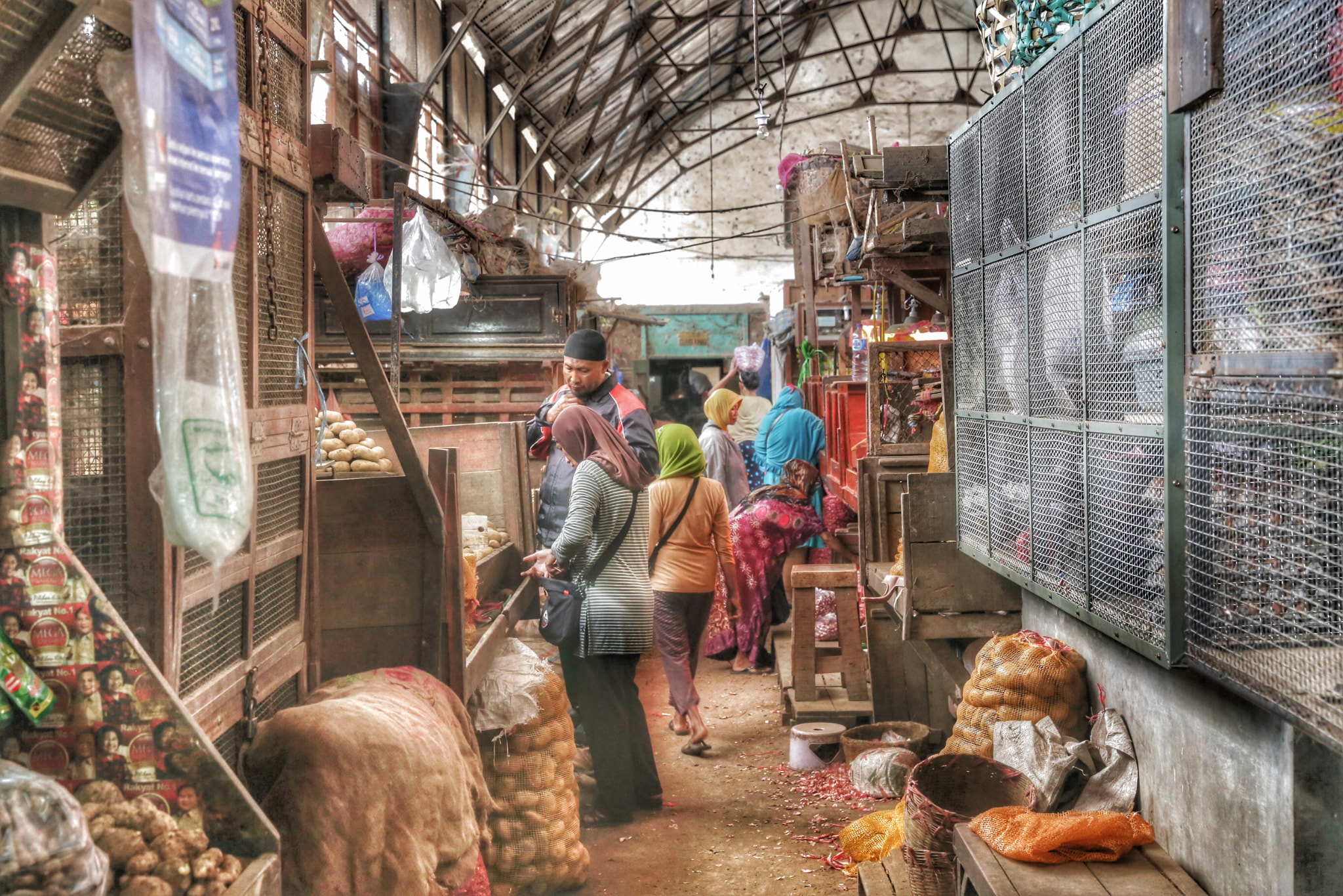 Canon EF 24-70mm F2.8L II USM sample photo. Local market photography