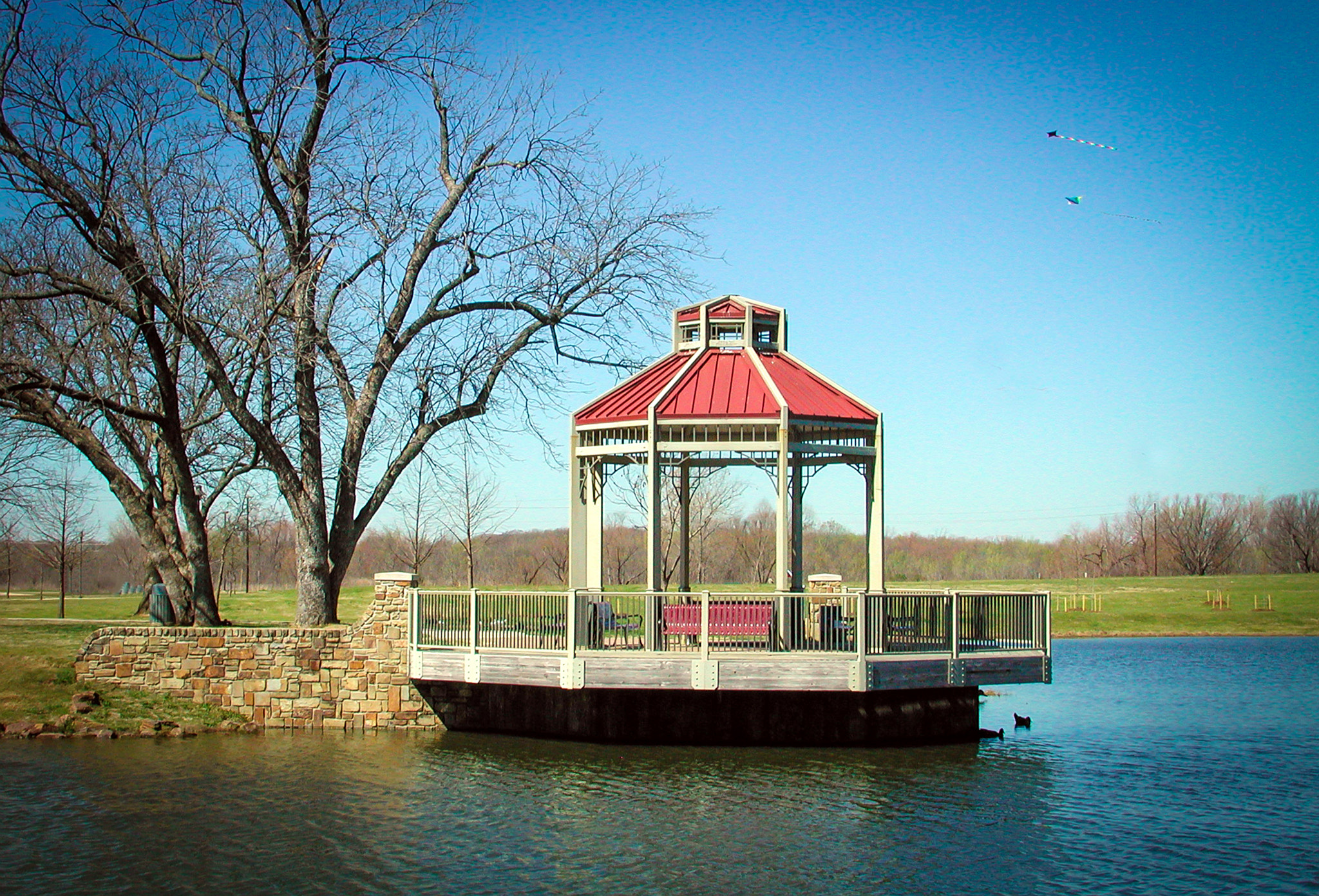 Nikon E990 sample photo. Gazebo on the lake photography