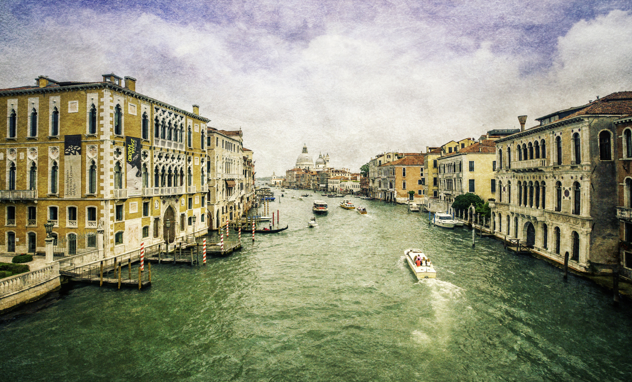 Sony a7R + Canon EF 16-35mm F2.8L II USM sample photo. The textures of venice photography