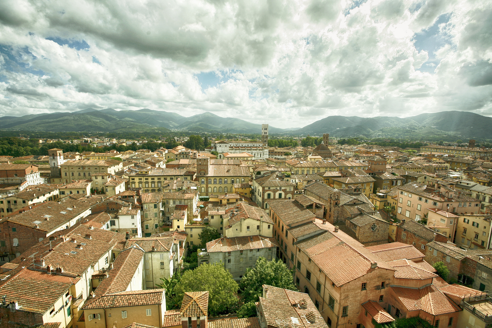 Canon EOS 5D + Canon EF 16-35mm F2.8L II USM sample photo. Lucca rooftops, tuscany, italy photography