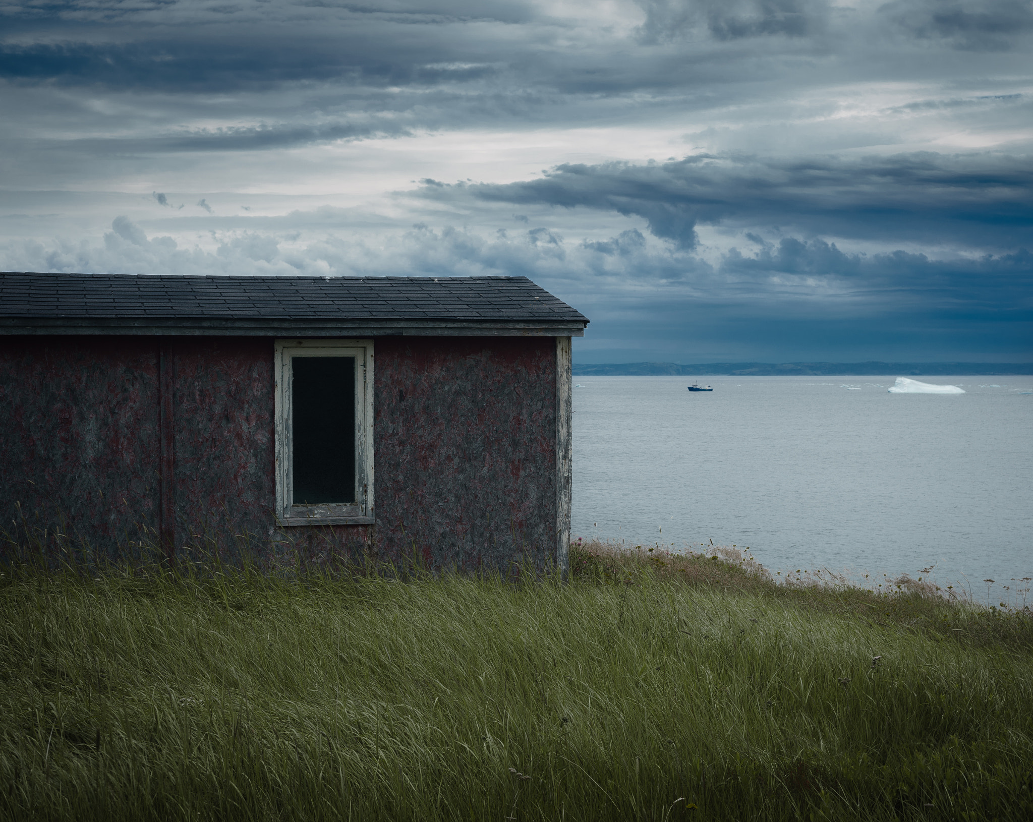 Sony a7 II + Canon EF 50mm F1.8 STM sample photo. Shack on a cliff photography