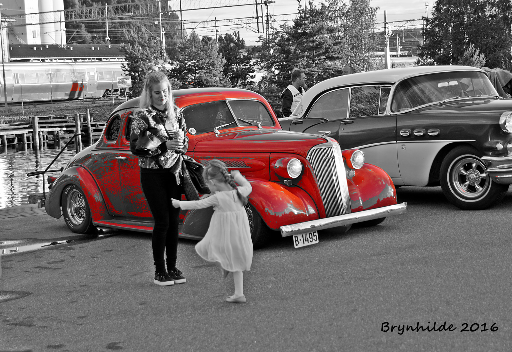 Sony DT 18-250mm F3.5-6.3 sample photo. Dancing girl photography