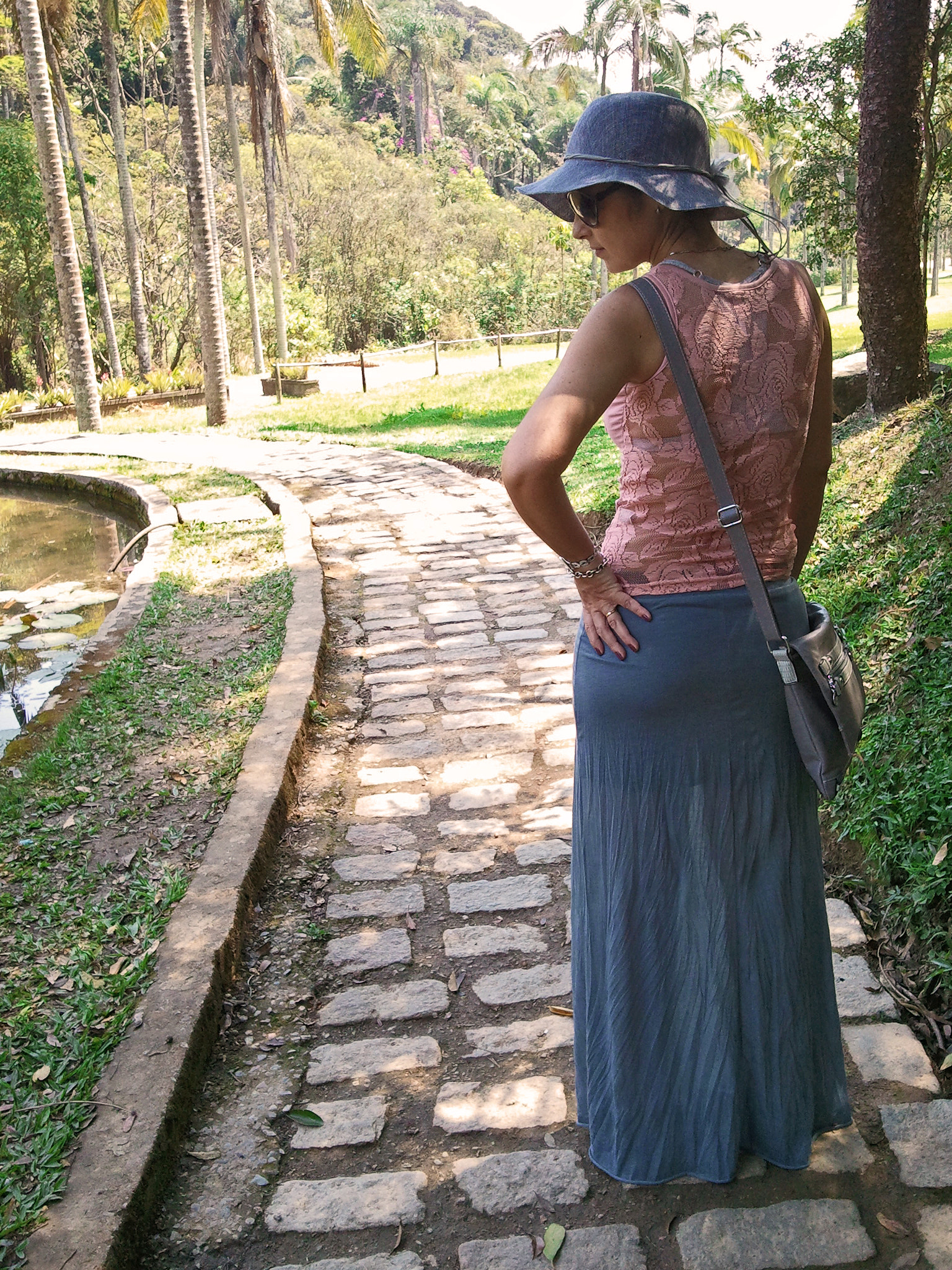 Samsung Galaxy S sample photo. Walking alone photography