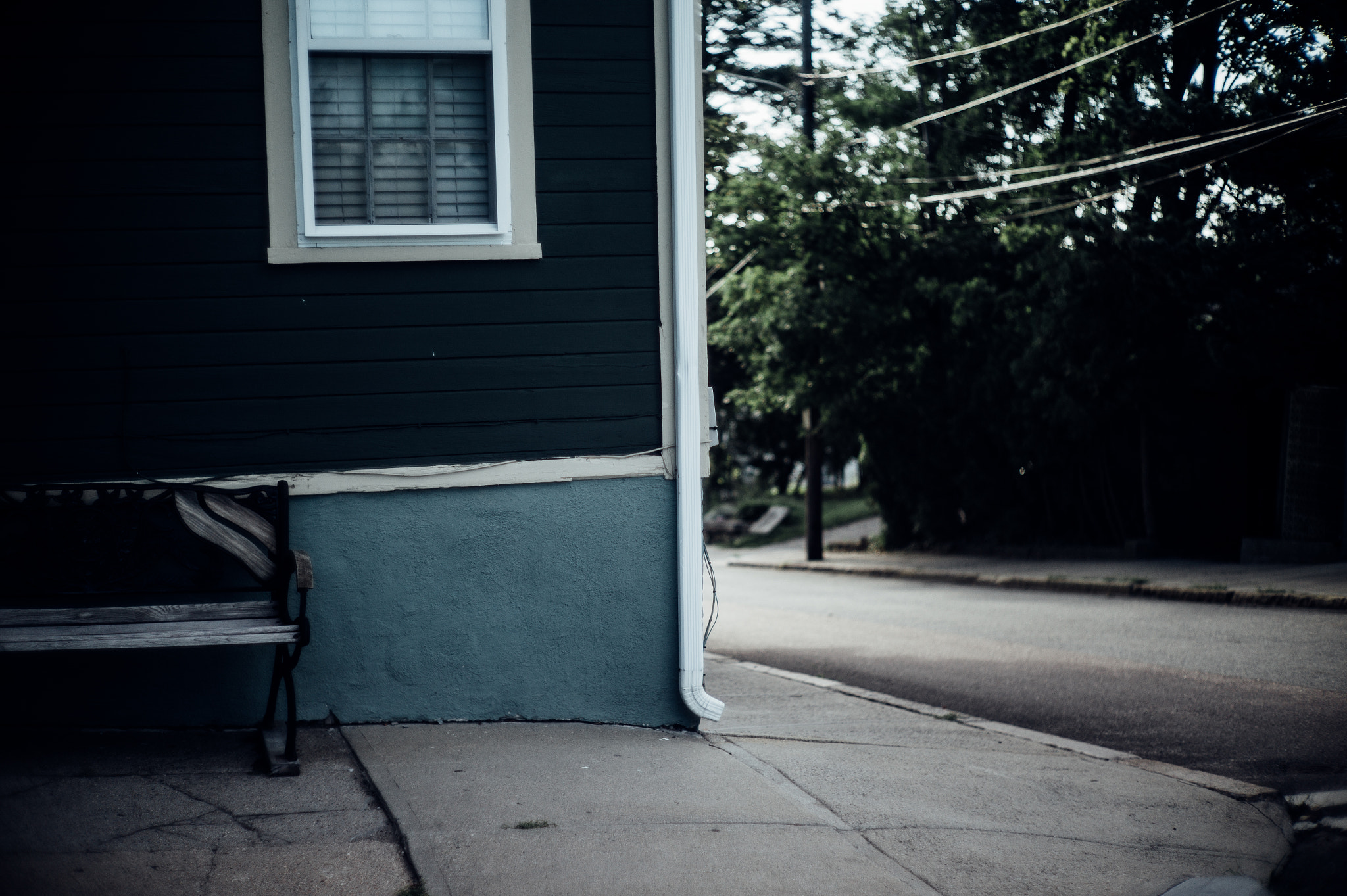Leica M9 + Noctilux-M 50mm f/1 sample photo. Blue corner photography