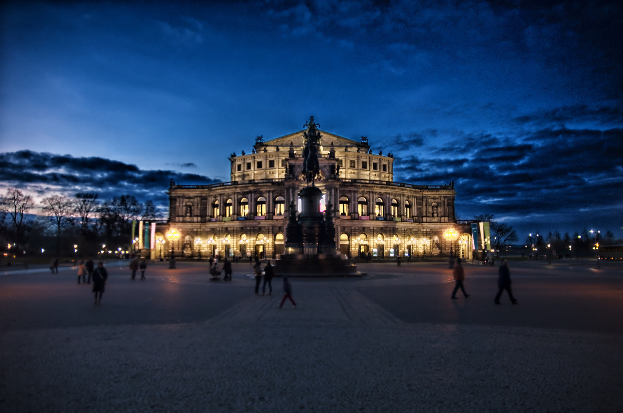 Sigma 17-50mm F2.8 EX DC OS HSM sample photo. Semperoper, dresden photography