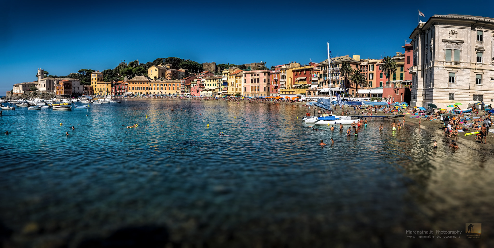 Canon TS-E 24.0mm f/3.5 L II sample photo. East bay - sestri levante photography