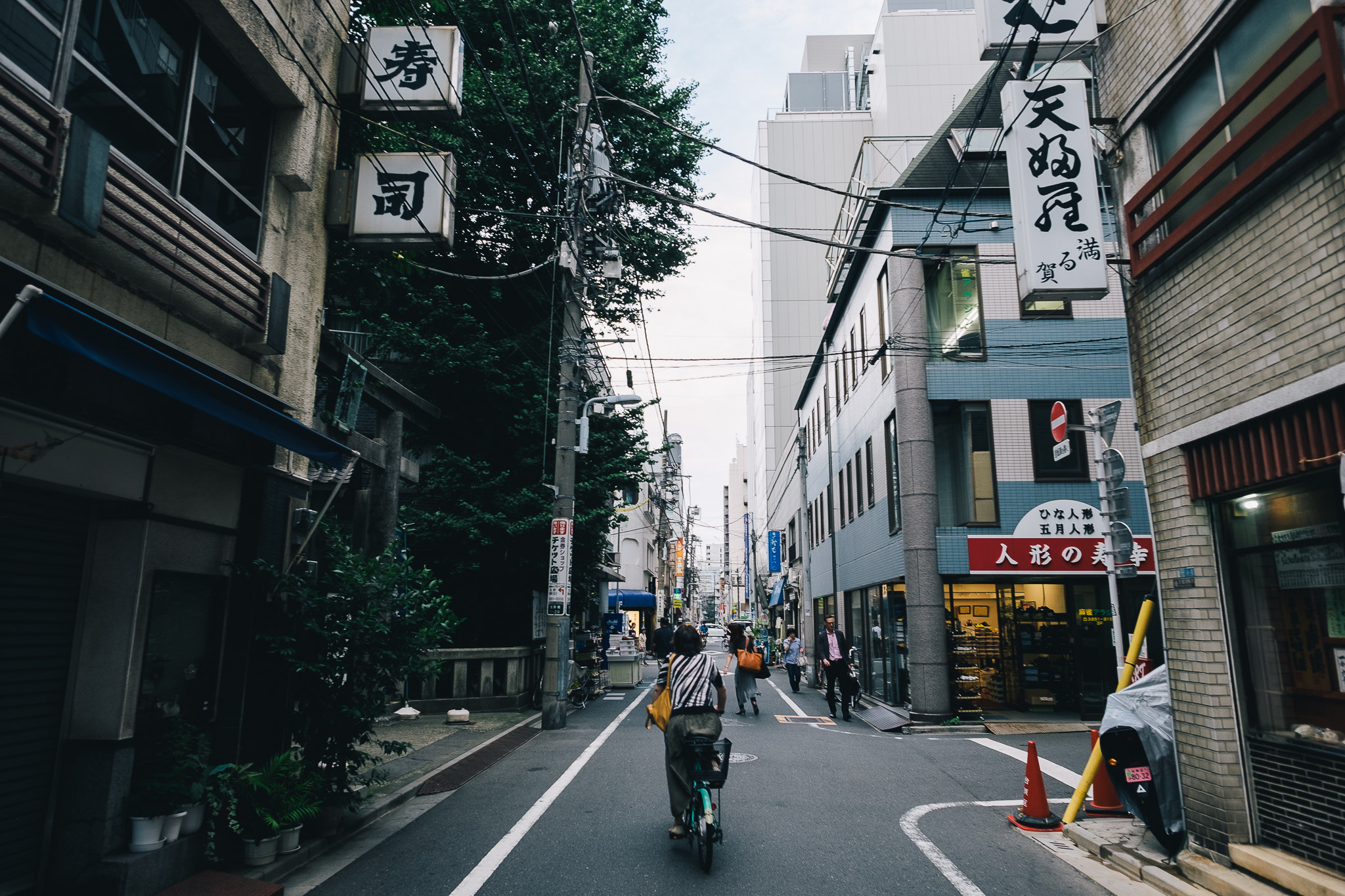 Fujifilm X-T10 + Fujifilm XF 14mm F2.8 R sample photo. Daily commute photography