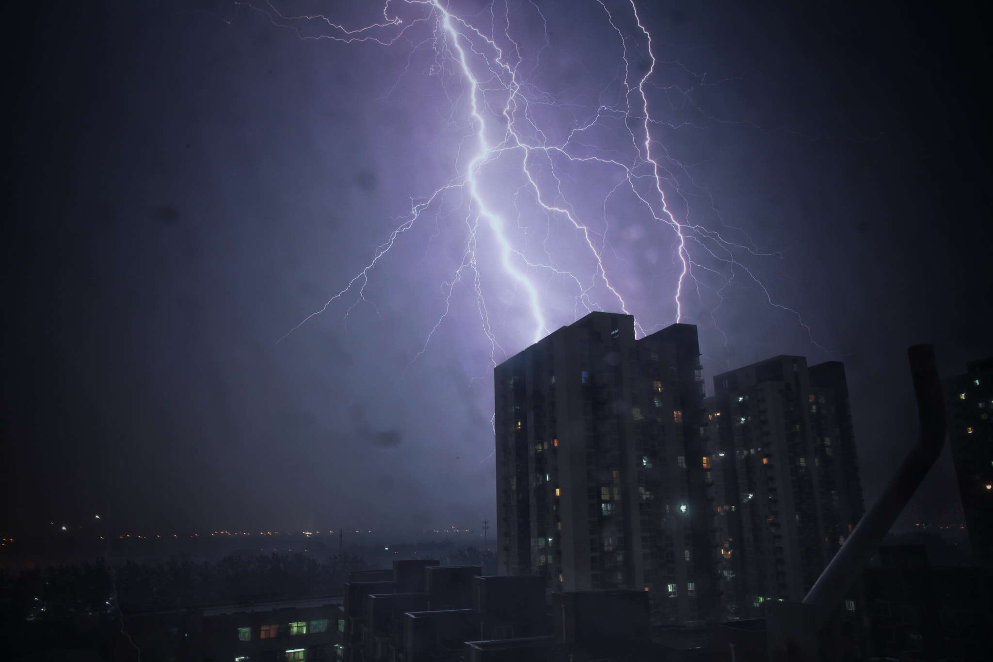 Canon EOS 5D Mark II + Canon 24-70mm sample photo. Lightning photography