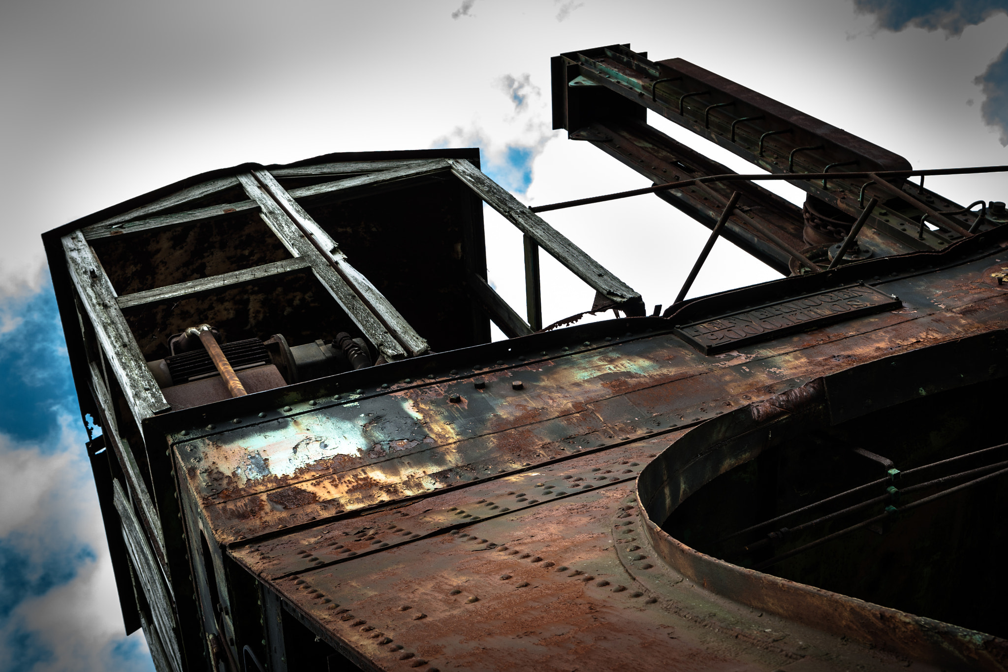 Canon EOS-1D Mark III sample photo. Old elevator photography