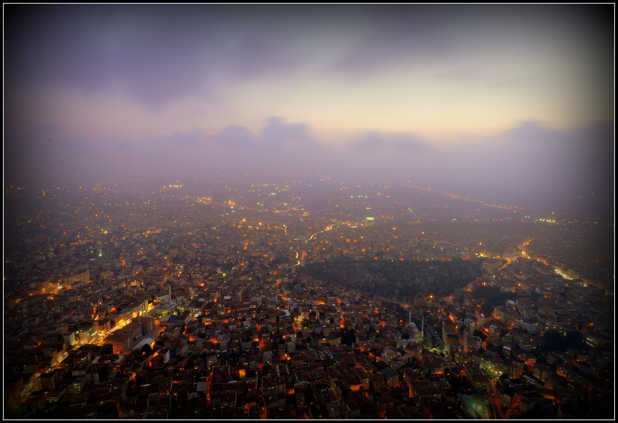 Nikon D5000 sample photo. Yanan Şehir photography