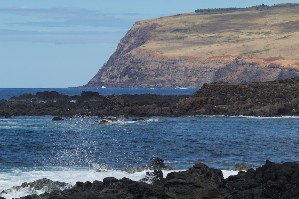 Canon EOS 60D + Canon EF 135mm F2L USM sample photo. Easter island coast photography