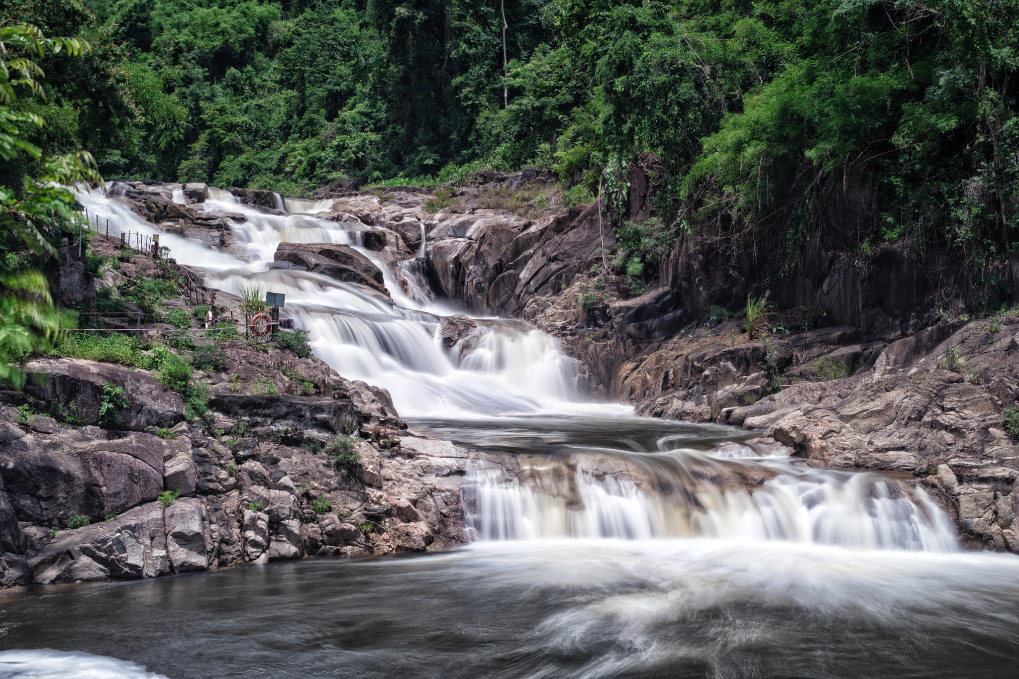 Samsung NX500 + Samsung NX 30mm F2 Pancake sample photo. Waterfall in vietnam photography