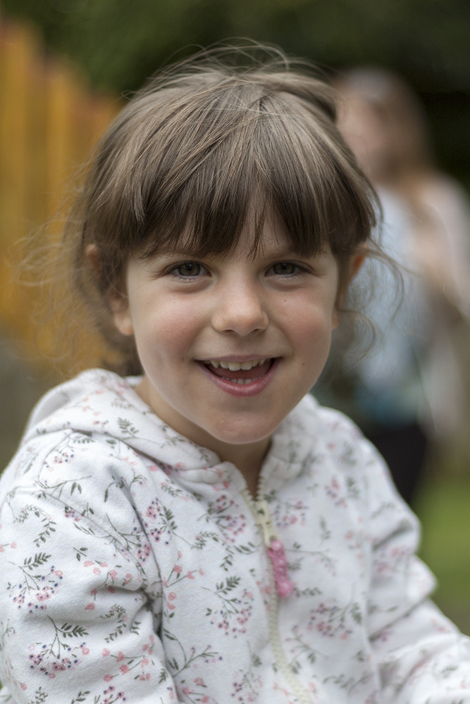Nikon D70 + Nikon AF Nikkor 50mm F1.8D sample photo. Playground photography