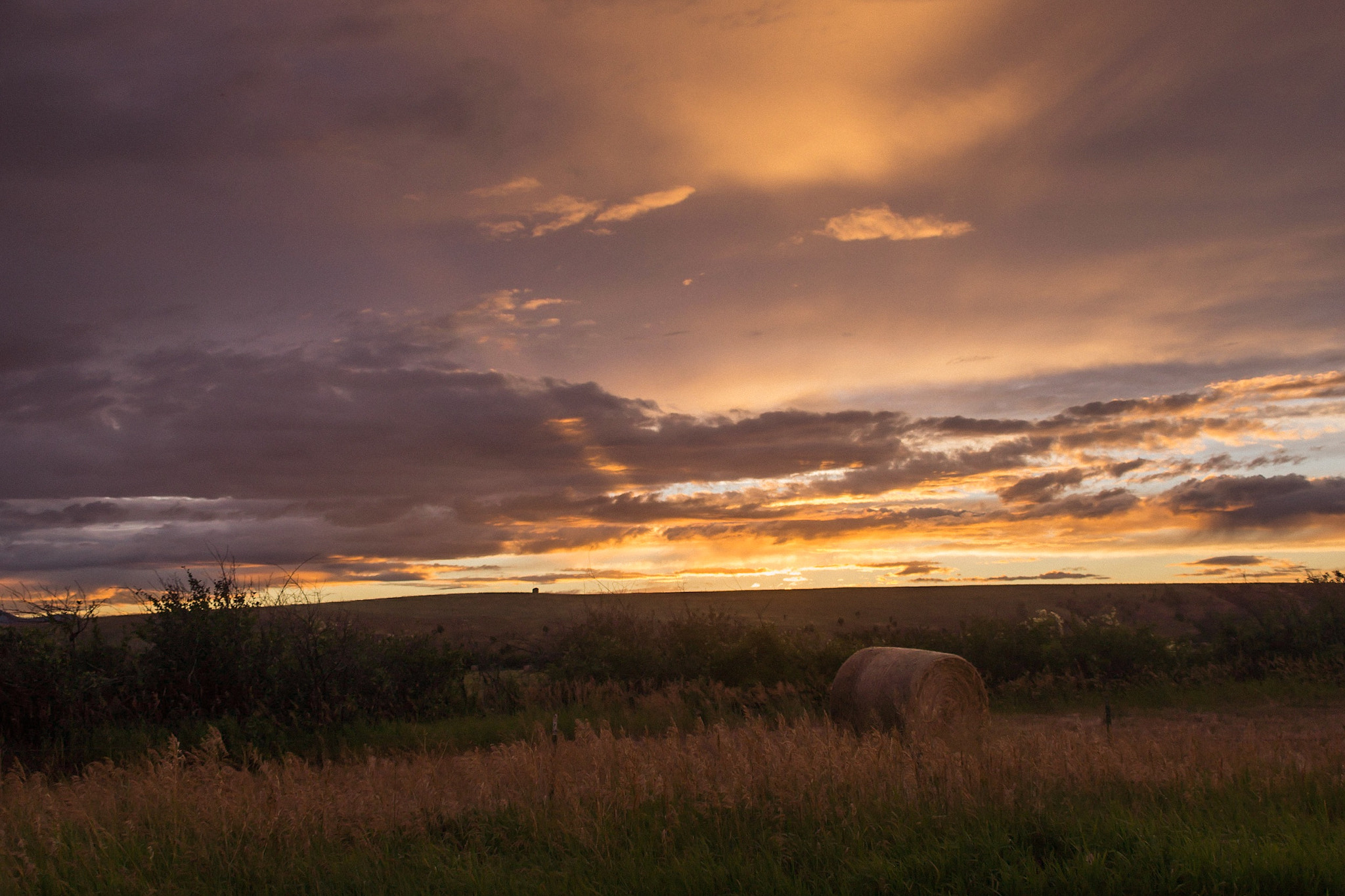 Sony SLT-A77 + DT 18-300mm F3.5-6.3 sample photo. Big sky sunset photography