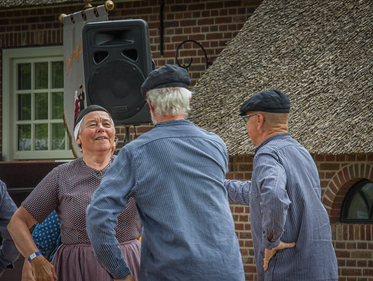 Canon EF-S 55-250mm F4-5.6 IS STM sample photo. Dutch folkore dance photography