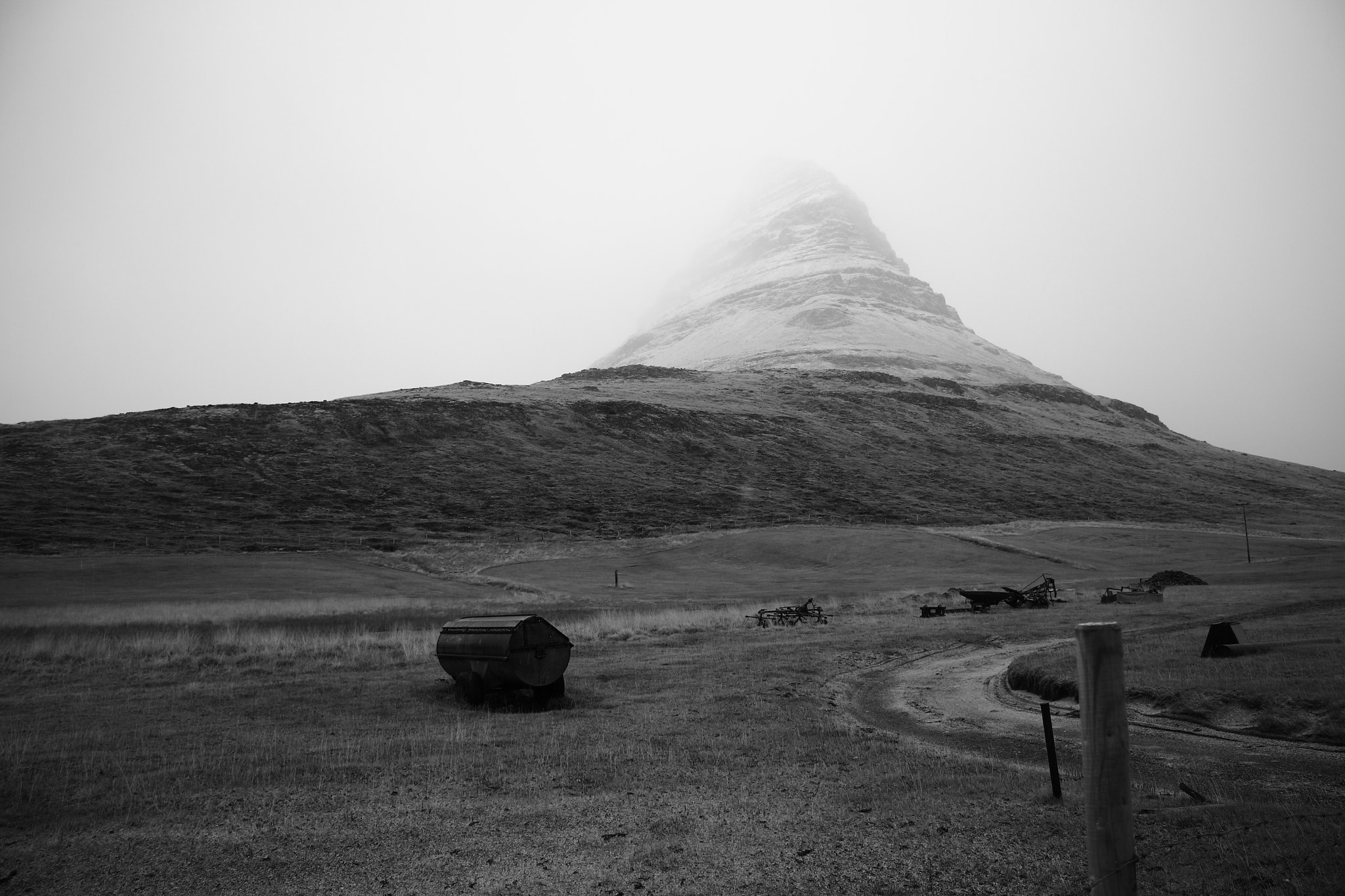 Canon EOS 650D (EOS Rebel T4i / EOS Kiss X6i) + Canon EF-S 18-55mm F3.5-5.6 IS STM sample photo. Foggy kirkjufell photography