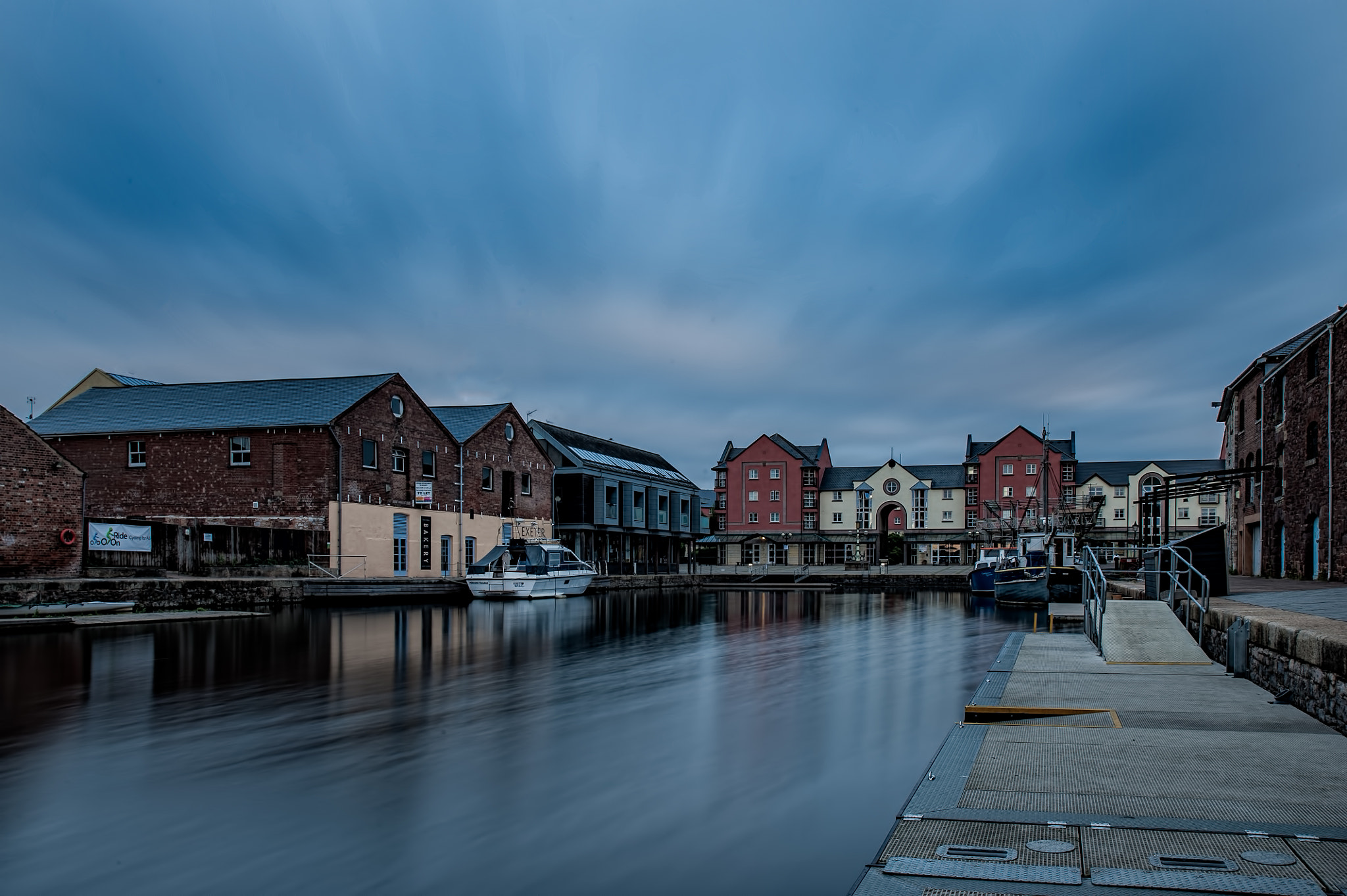 AF Zoom-Nikkor 28-105mm f/3.5-4.5D IF sample photo. Dawn on the quay photography